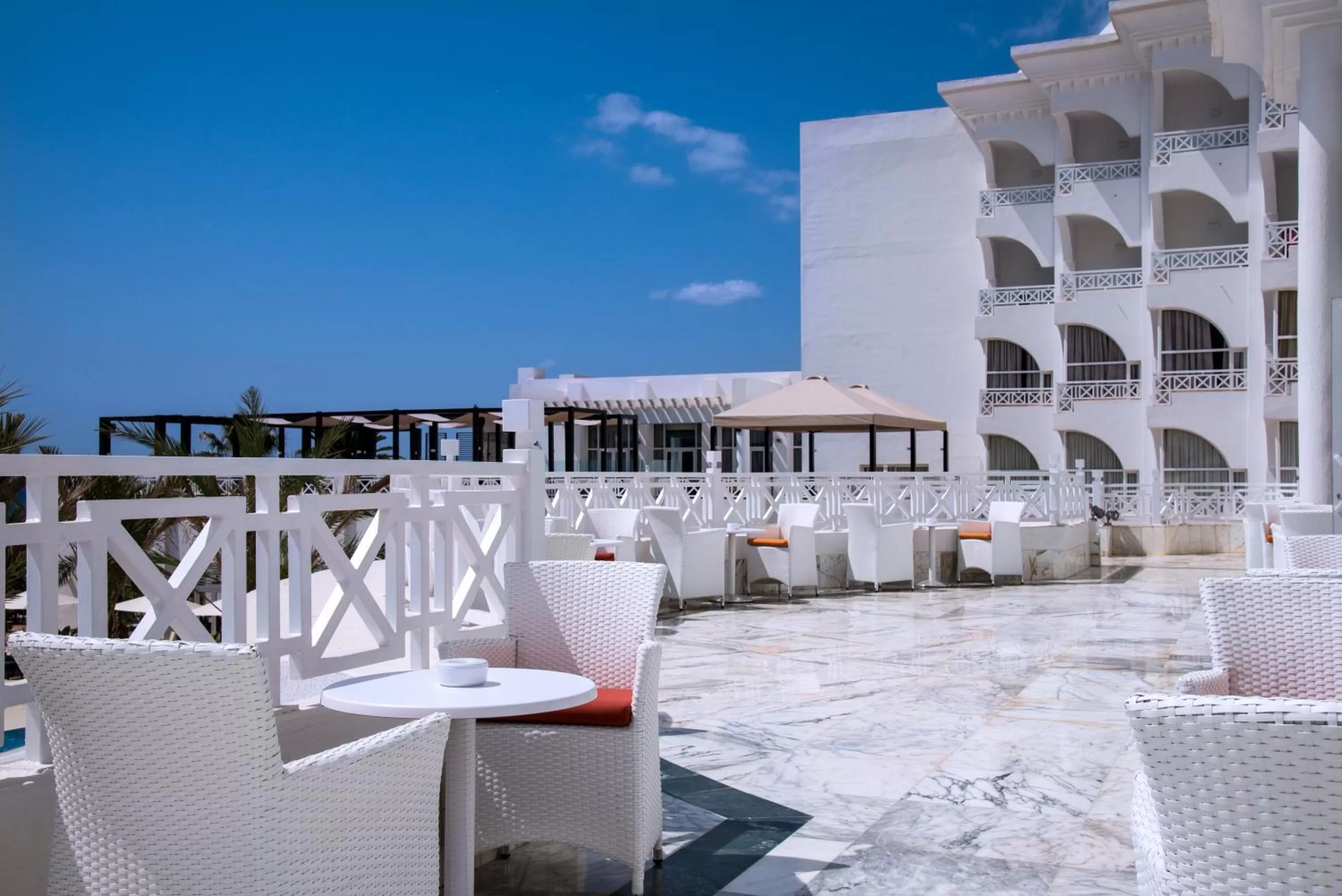 Lounge or bar in Radisson Blu Resort & Thalasso Hammamet