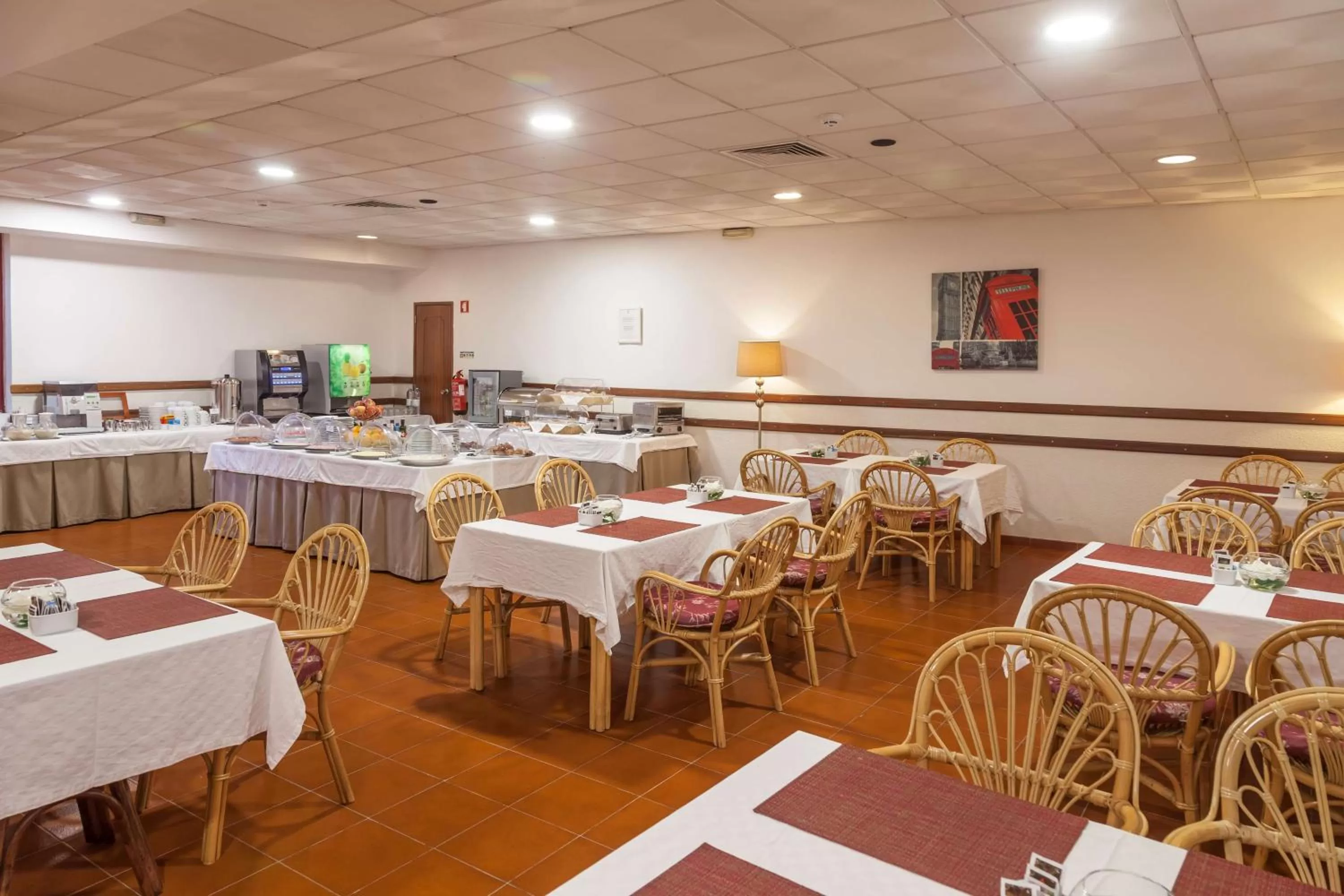 Restaurant/places to eat in Best Western Hotel Dom Bernardo