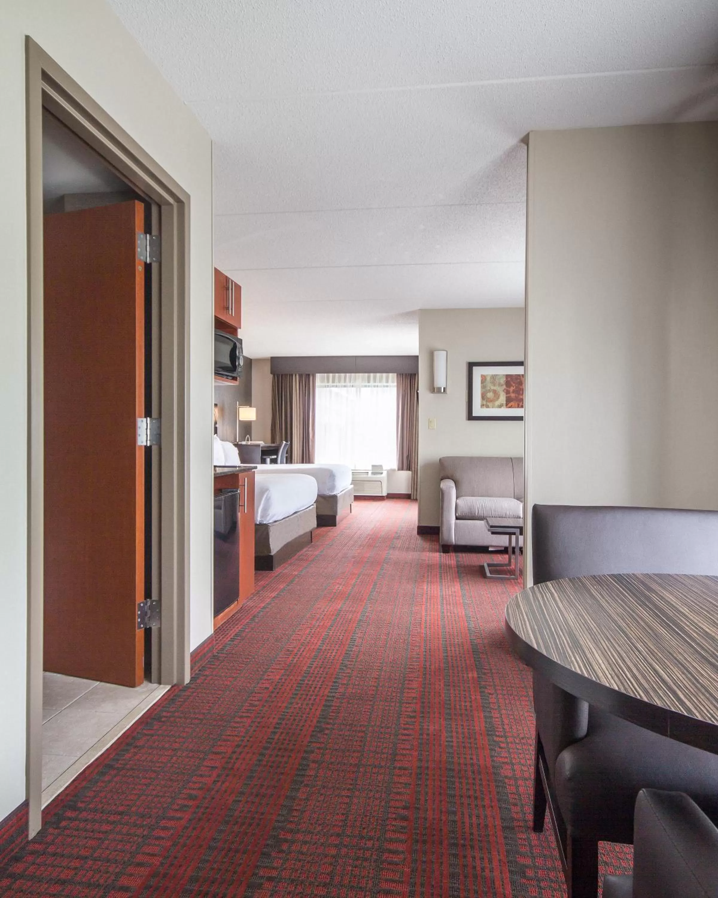 Photo of the whole room, Bed in Holiday Inn Express Hotel & Suites Auburn by IHG