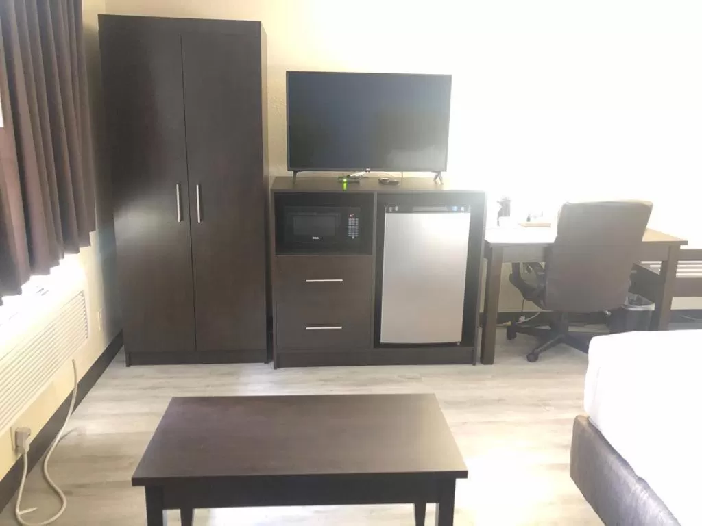 Family in wallaceburg inn