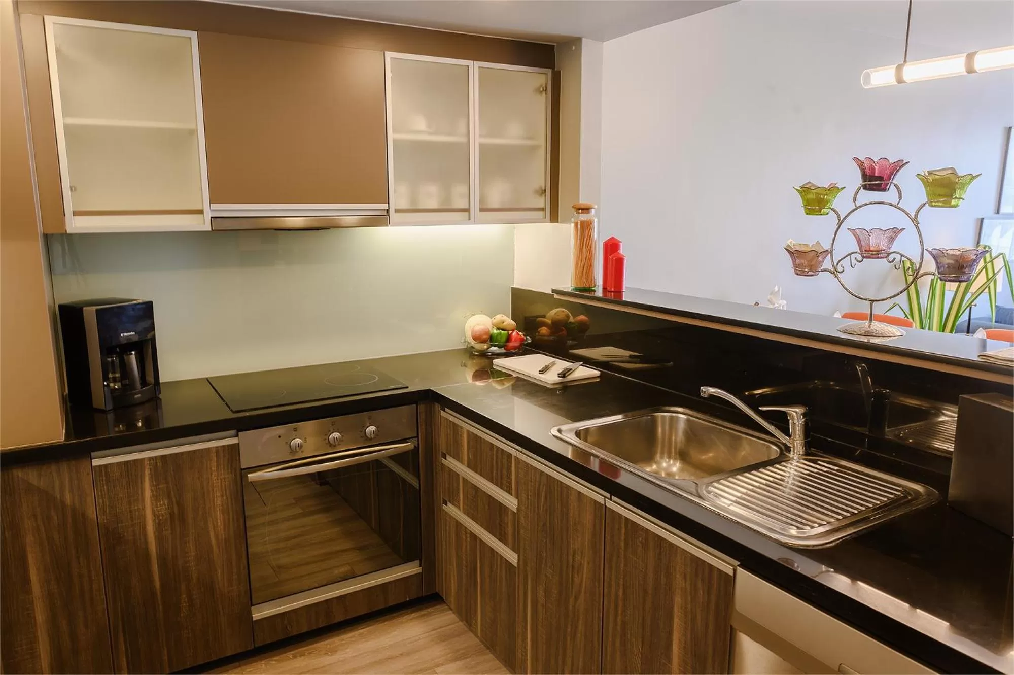 Kitchen or kitchenette in Oakwood Residence Sukhumvit Thonglor Bangkok