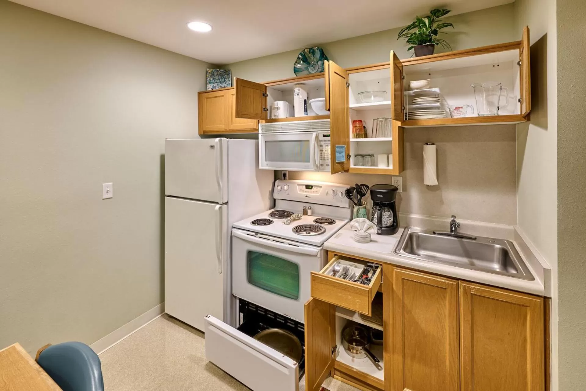 Kitchen or kitchenette, Kitchen/Kitchenette in D Sands Rentals