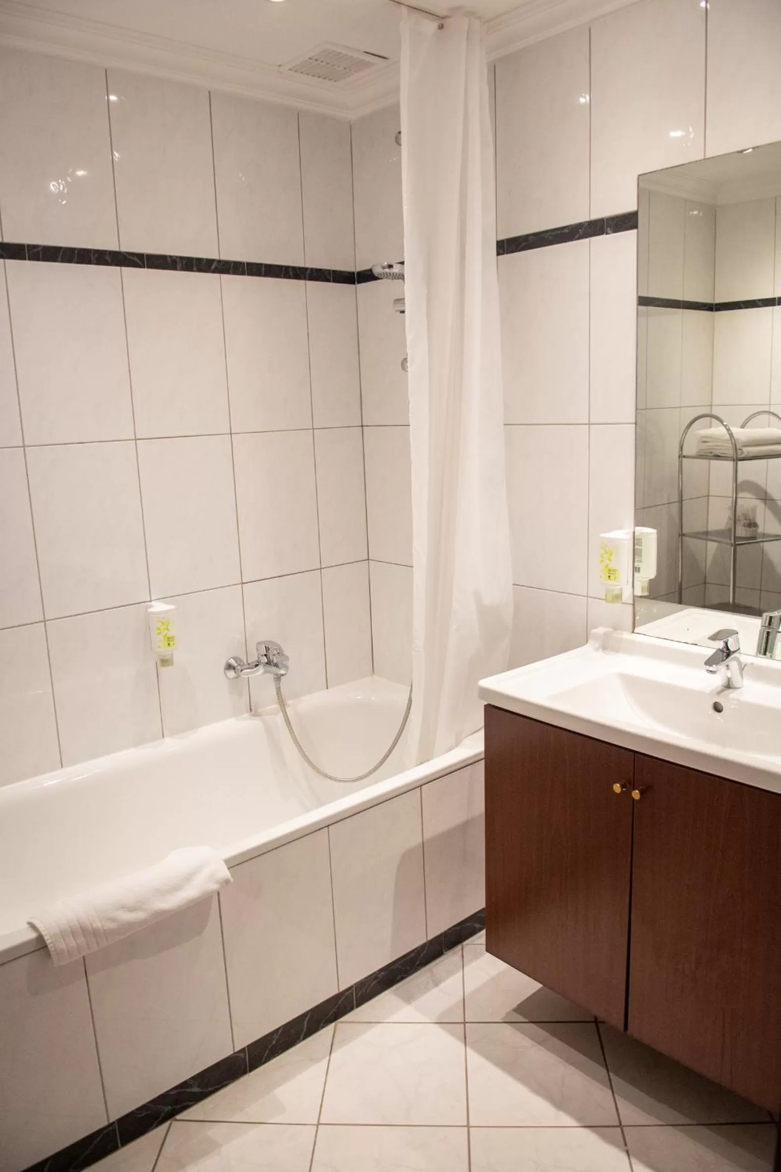 Bathroom in Hotel Haus am Zoo