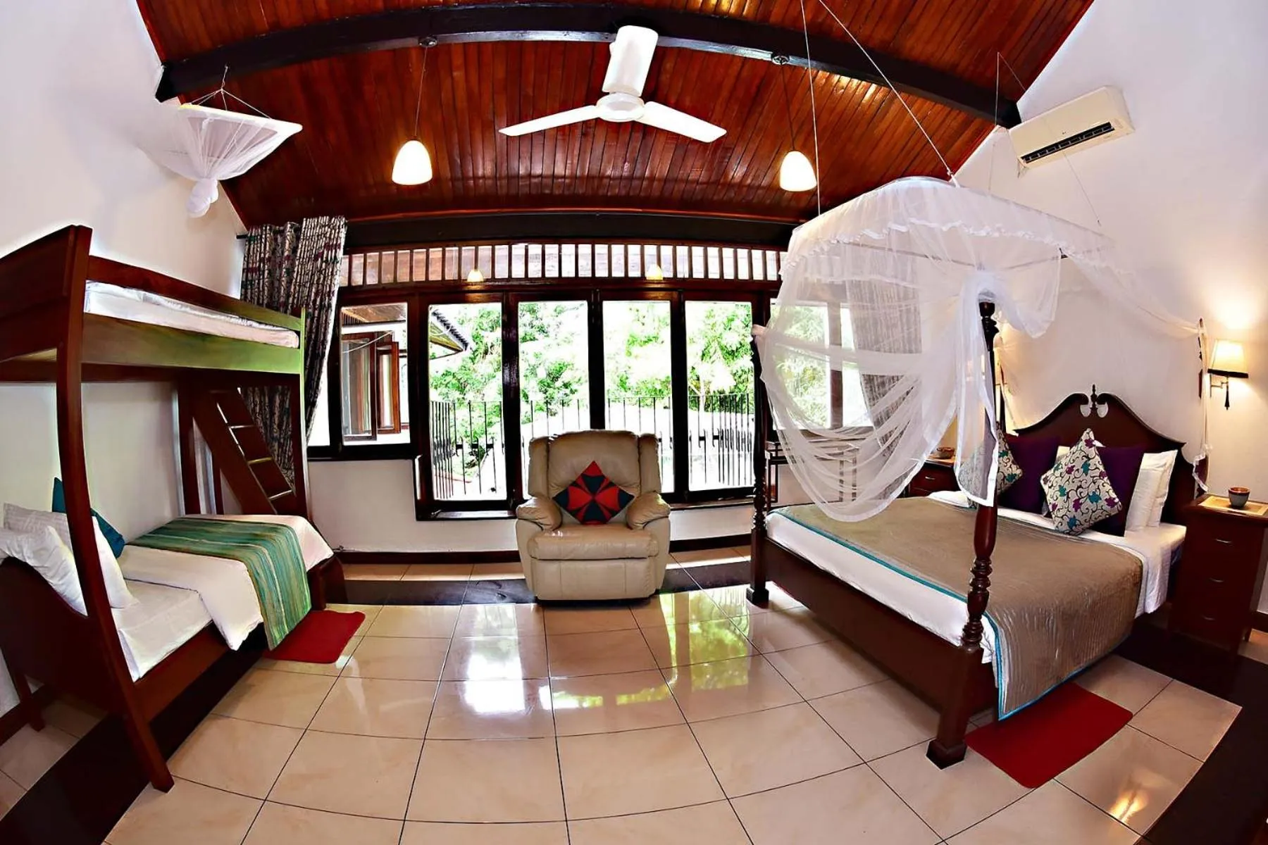 Bed in Colombo Villa