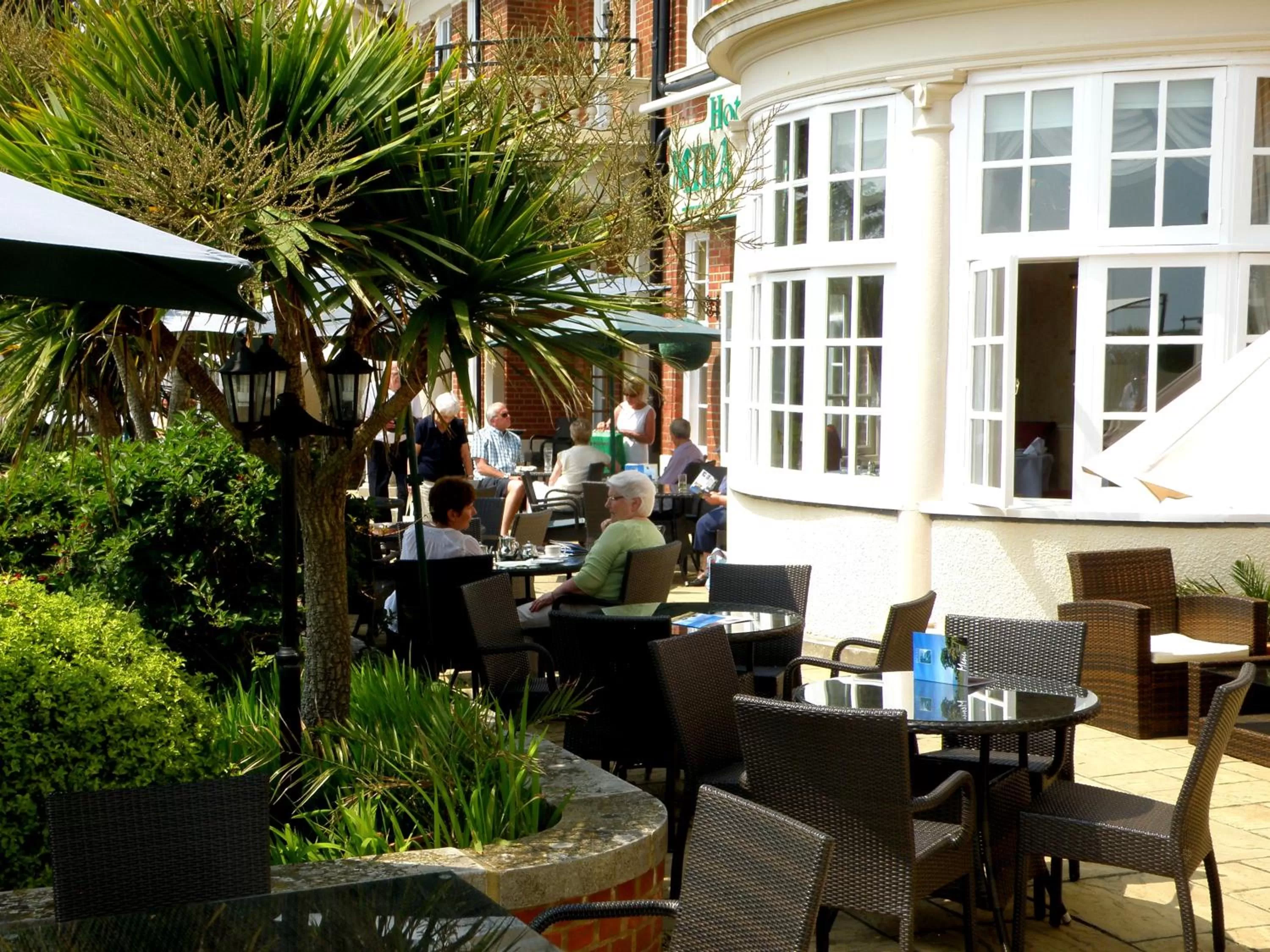 Restaurant/places to eat in Hotel Miramar