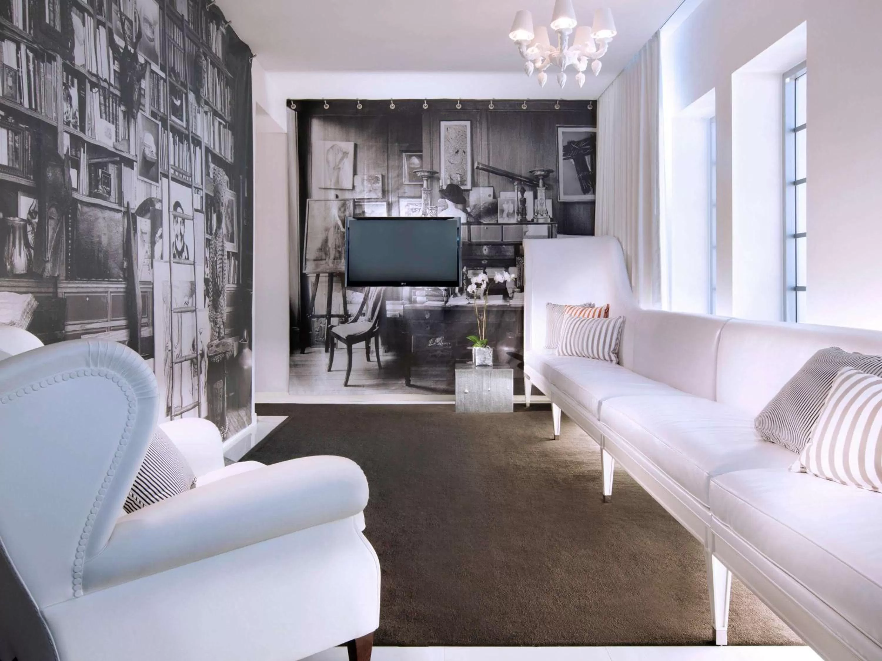 Photo of the whole room in SLS South Beach