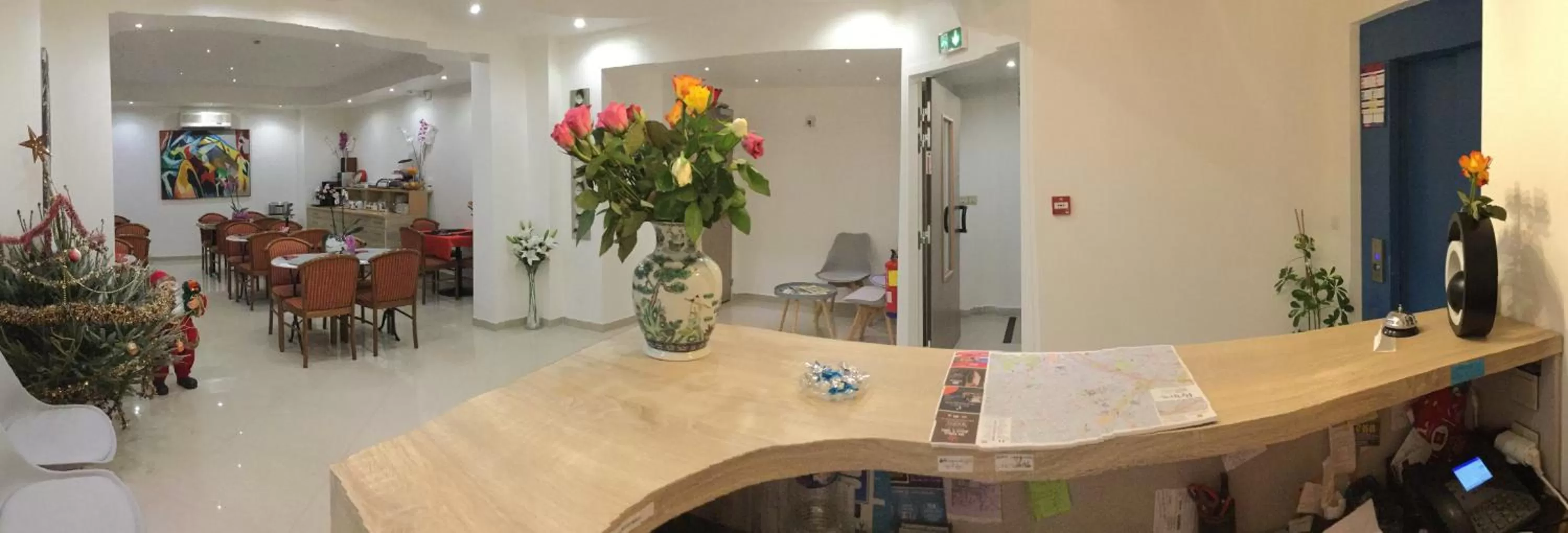 Lobby or reception in Hôtel des Arcades