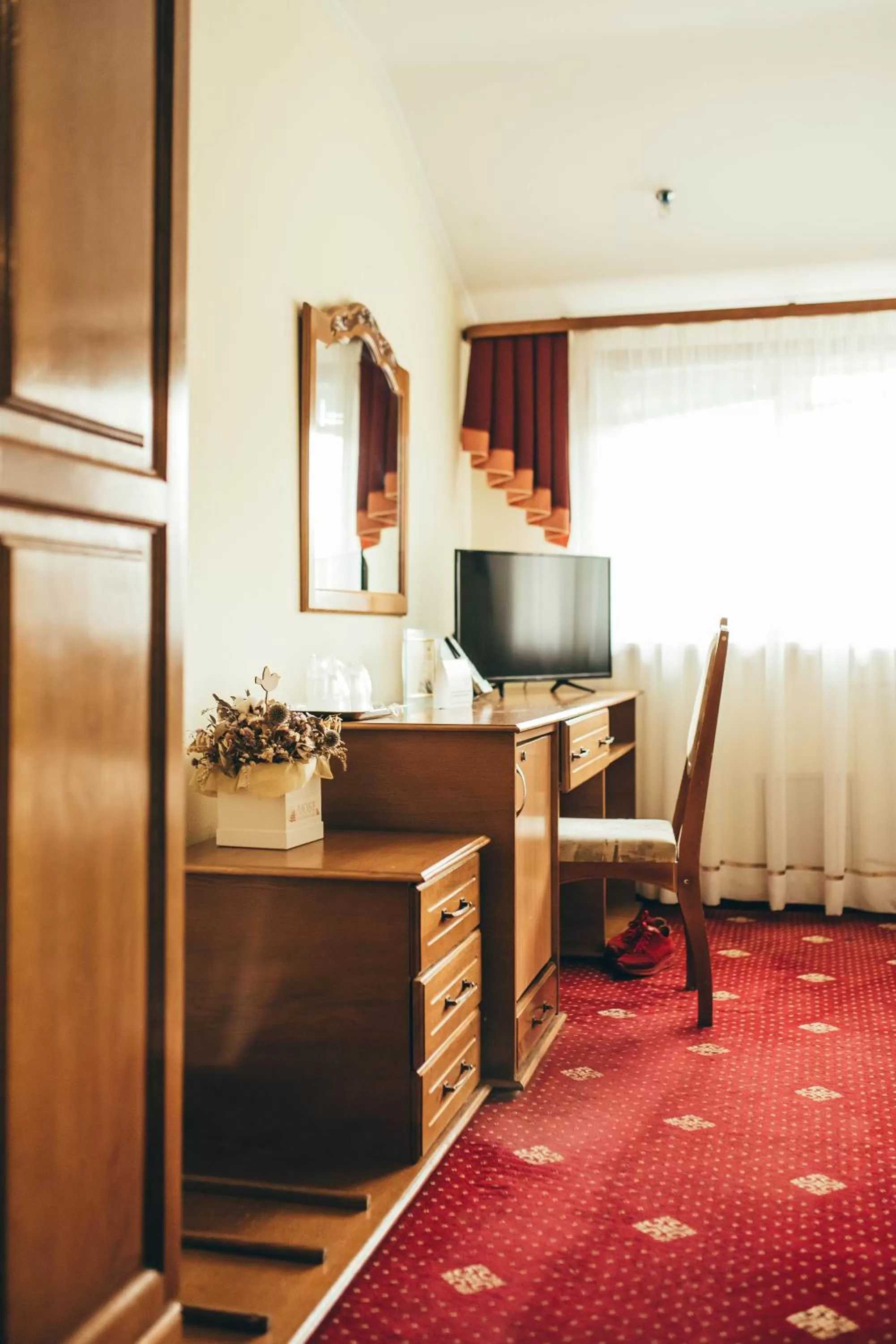 TV and multimedia, TV/Entertainment Center in Lyube