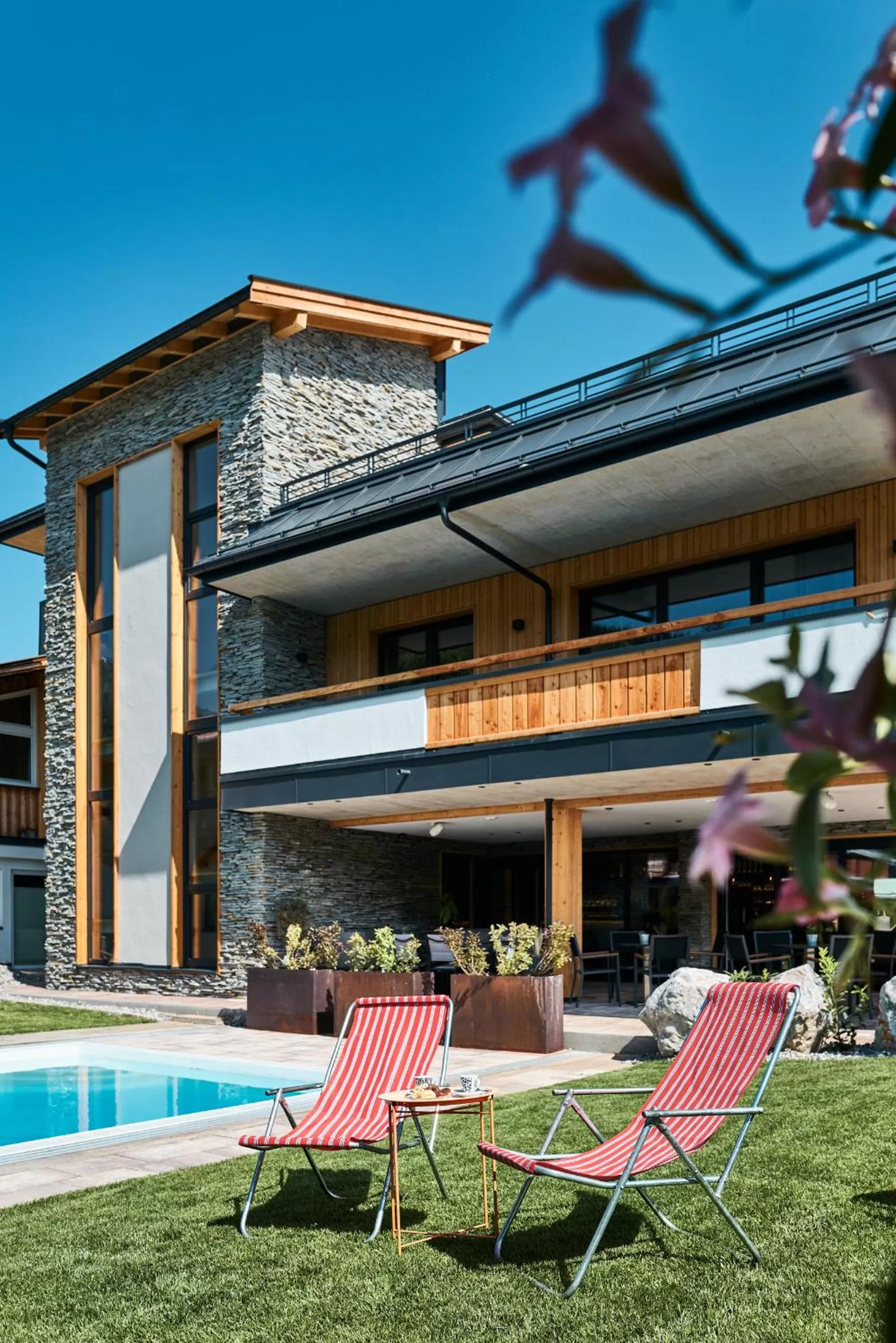 Day, Swimming Pool in Home suite home