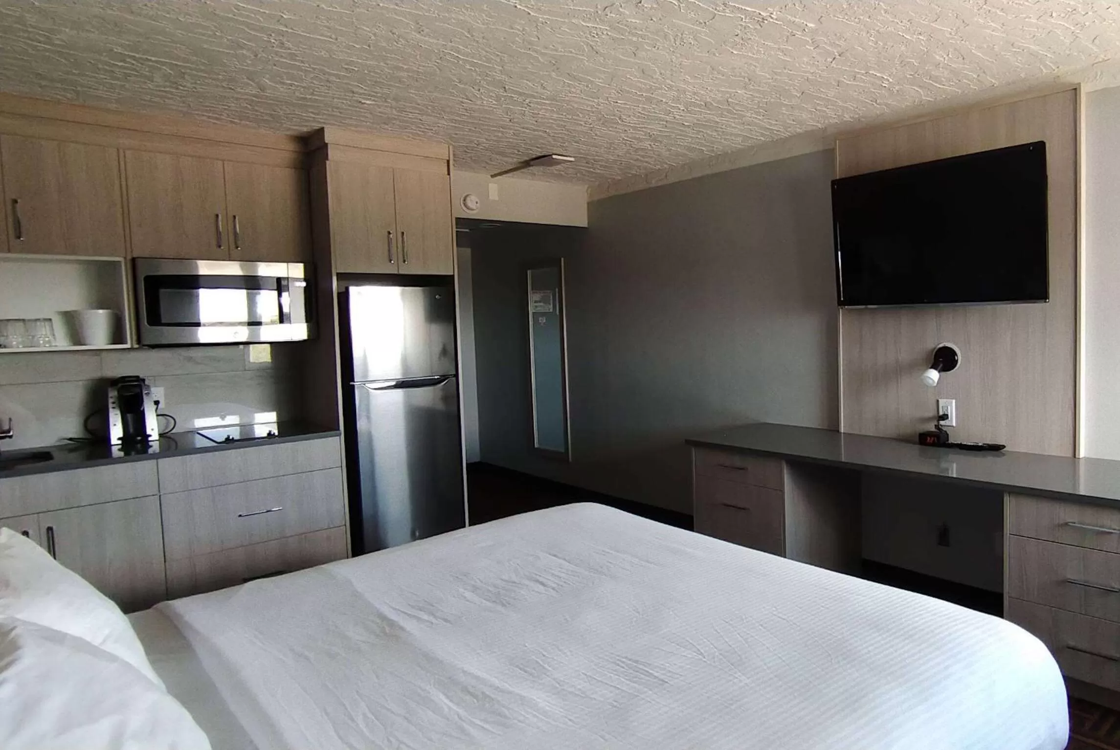 Photo of the whole room, Bed in Wyndham Garden Medicine Hat Conference Center