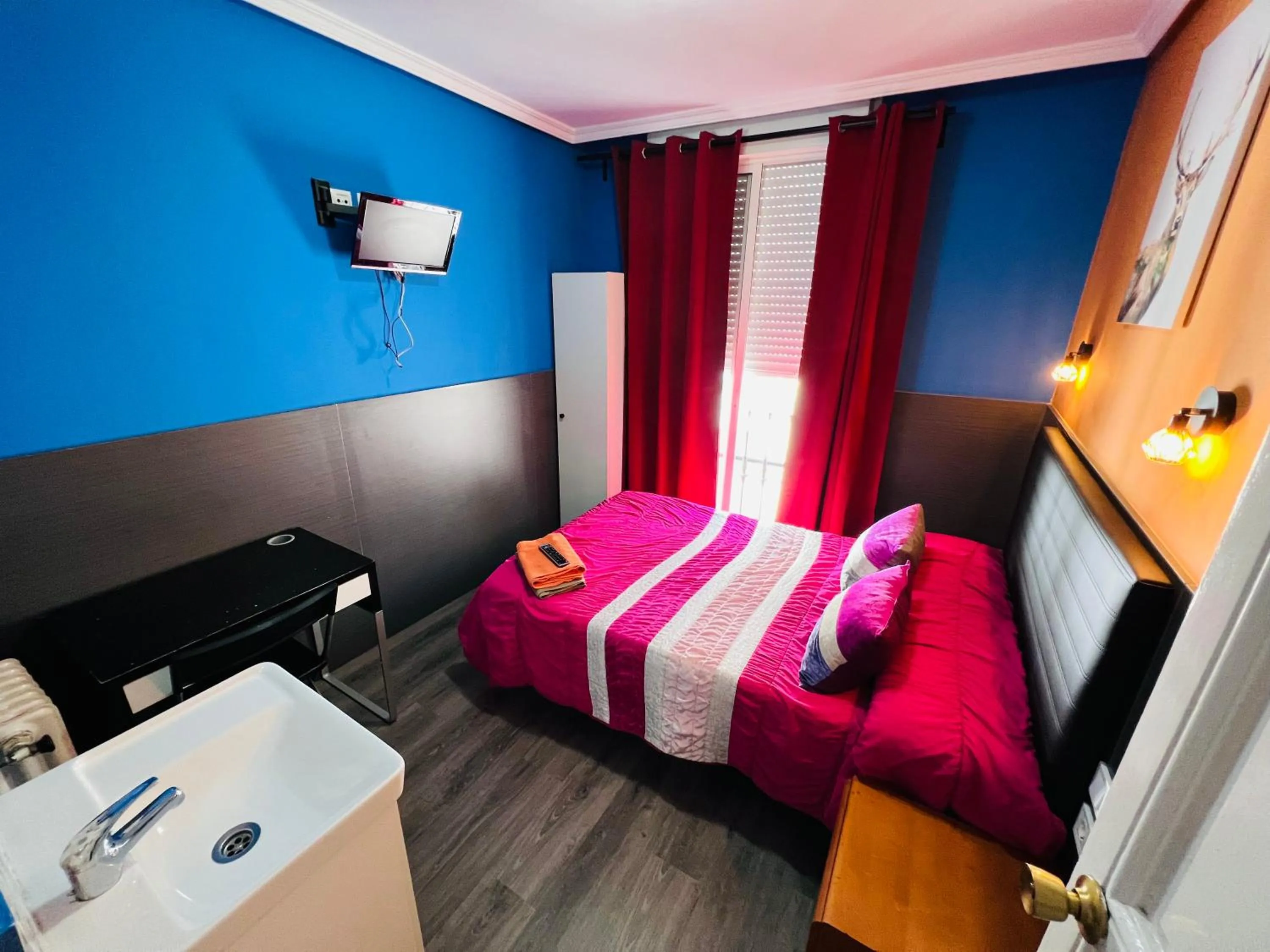 Bed in Hostal Numancia