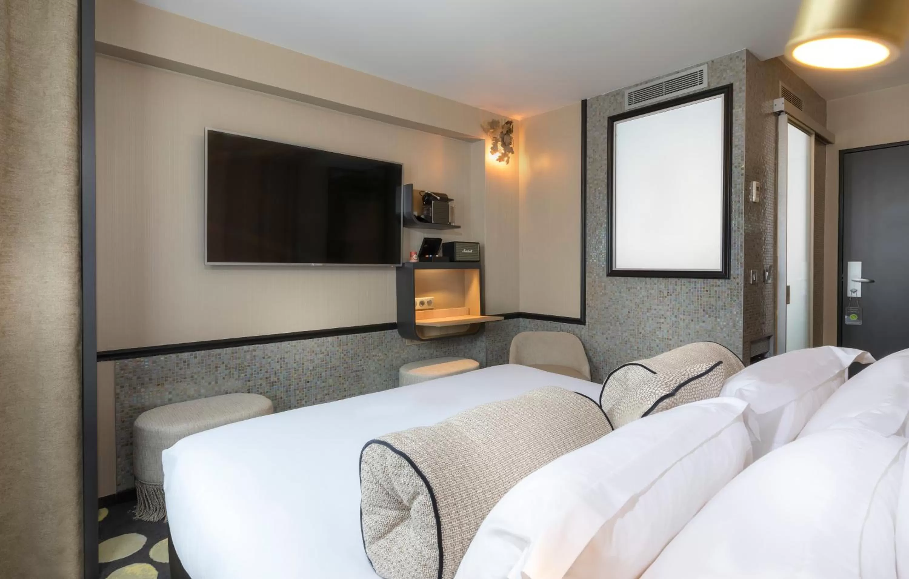 Bed in Hotel Du Cadran