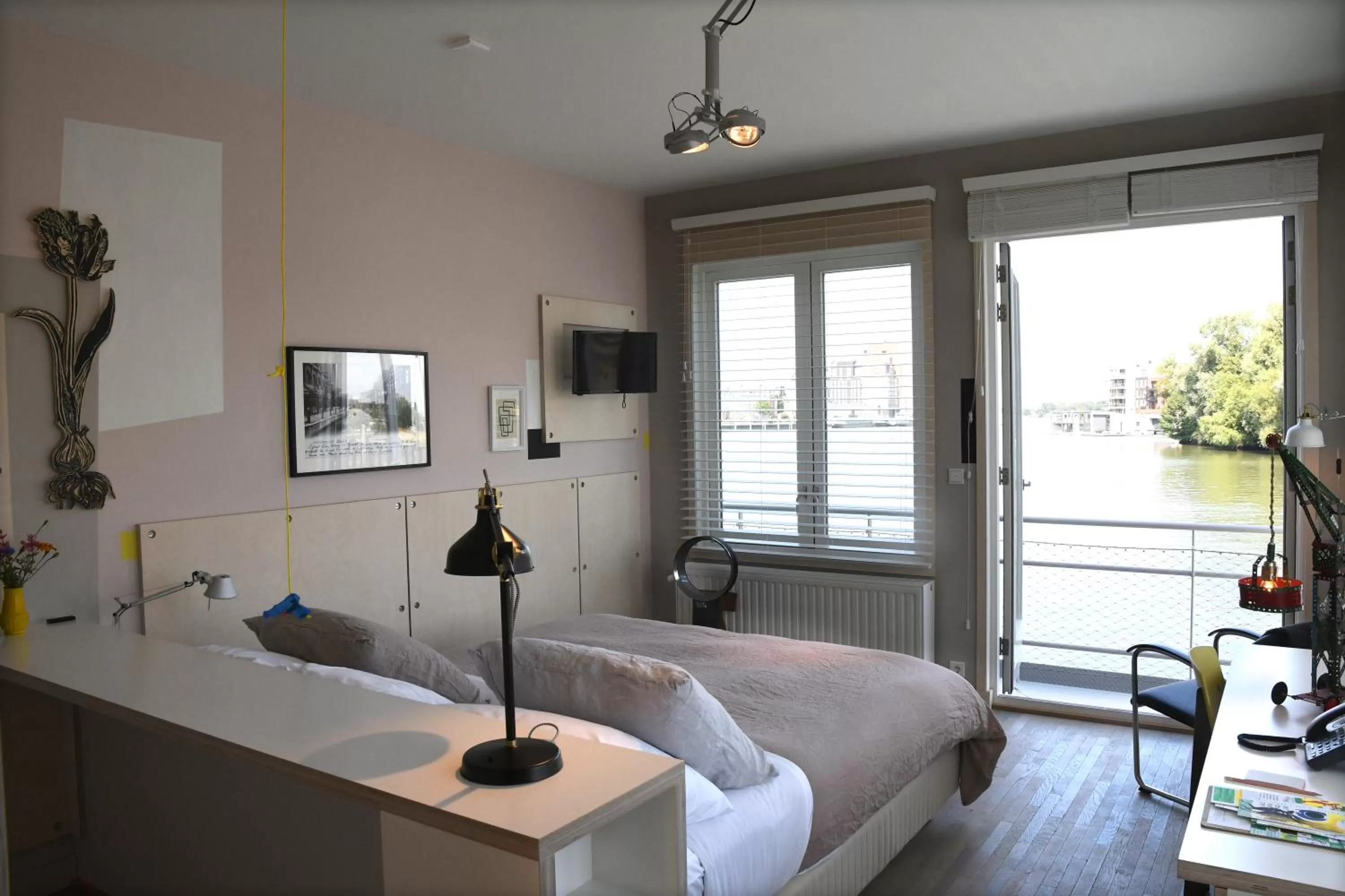 Bed in Villa Augustus