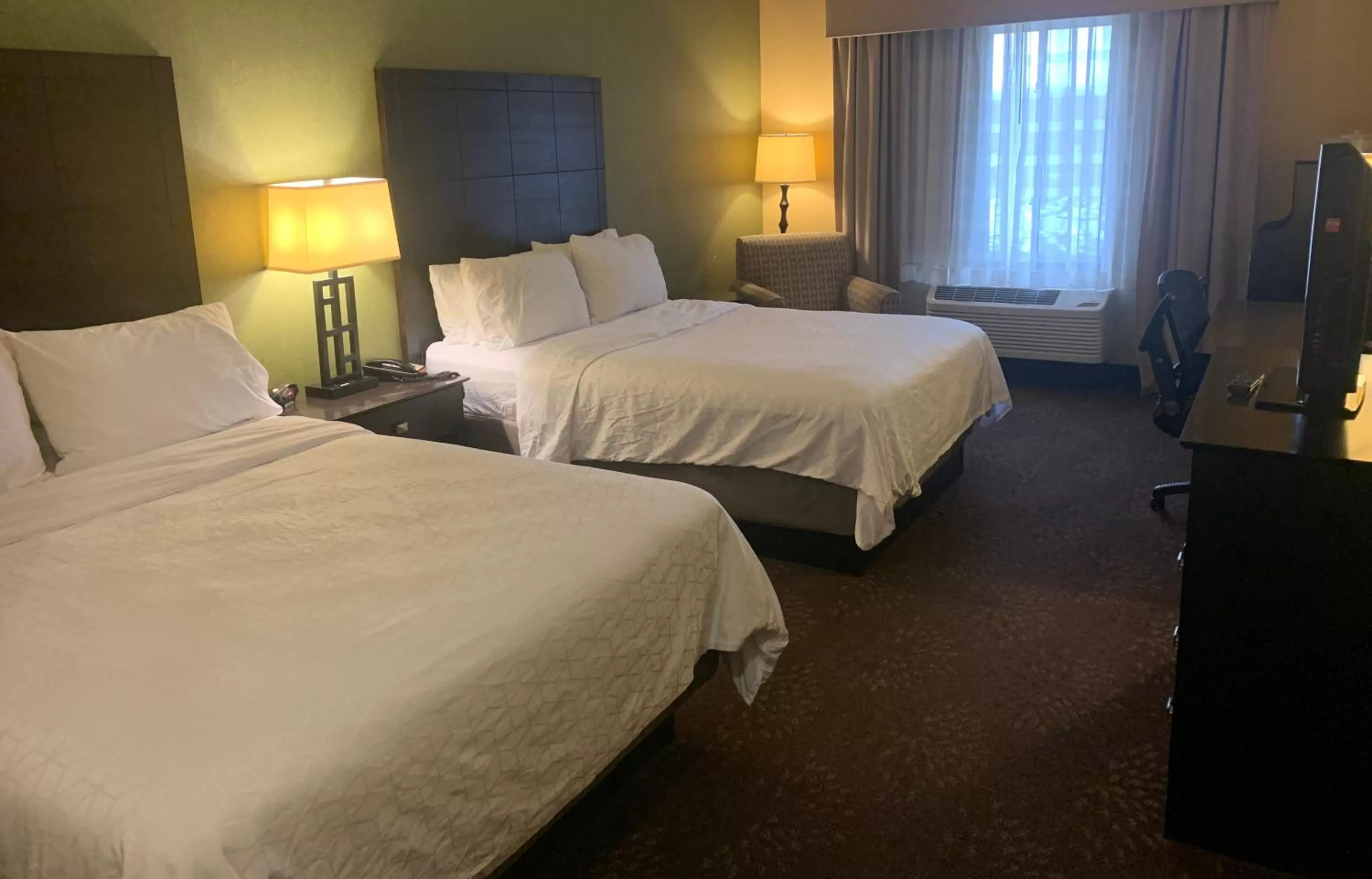 Bed in Holiday Inn Express Hotel & Suites Lansing-Dimondale by IHG