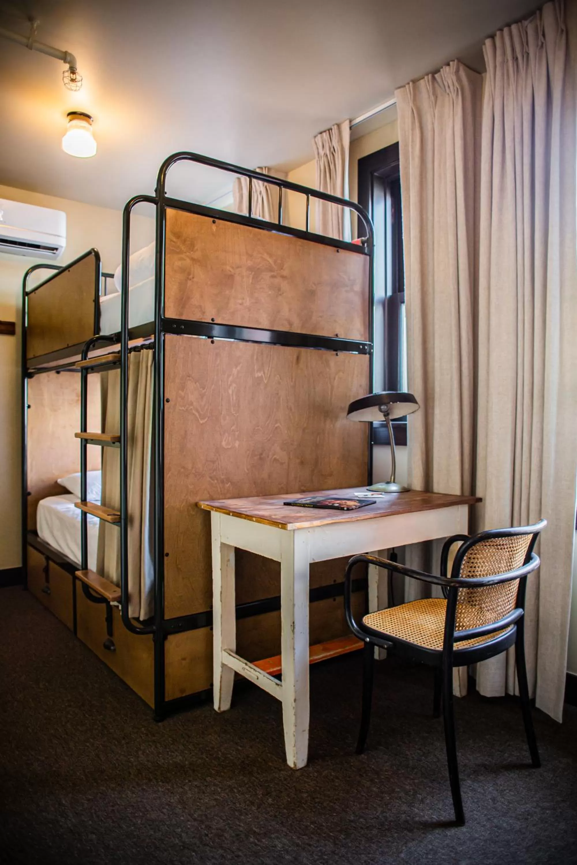 bunk bed, Bed in KEX Hotel