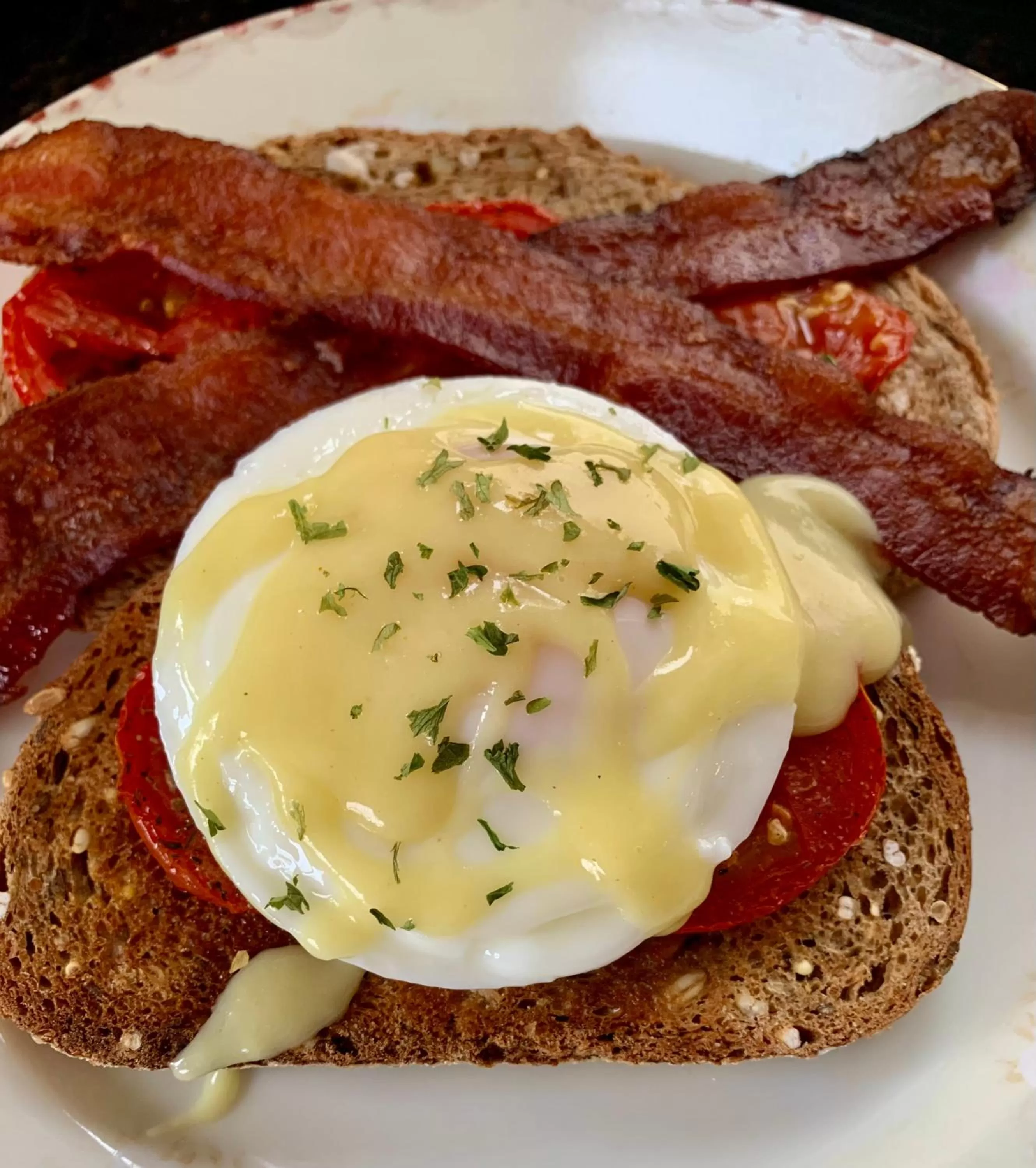 Breakfast in Almondy Inn Bed & Breakfast