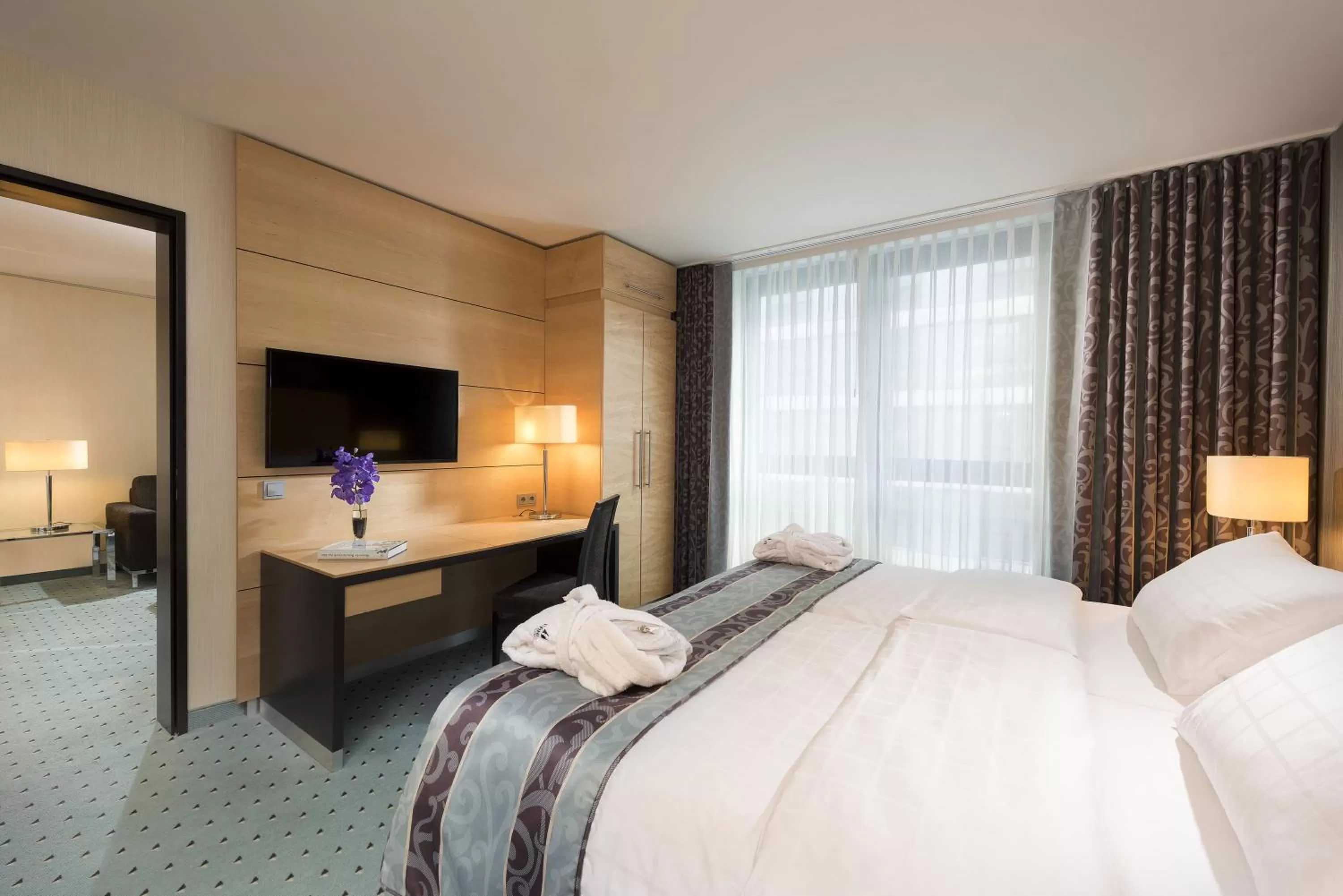 Bed in Maritim Hotel Düsseldorf