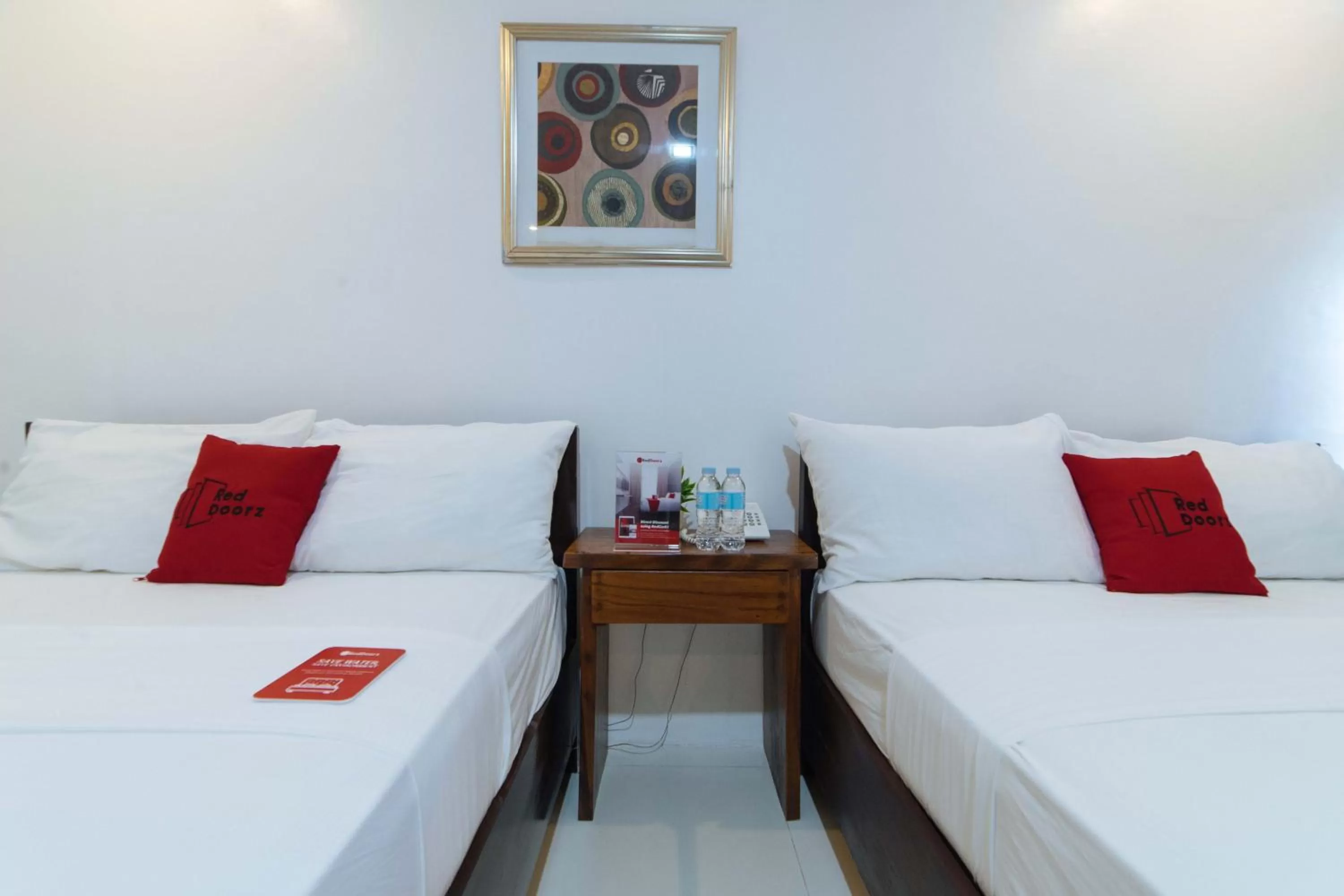 Bed in RedDoorz Plus @ San Roque Roxas City