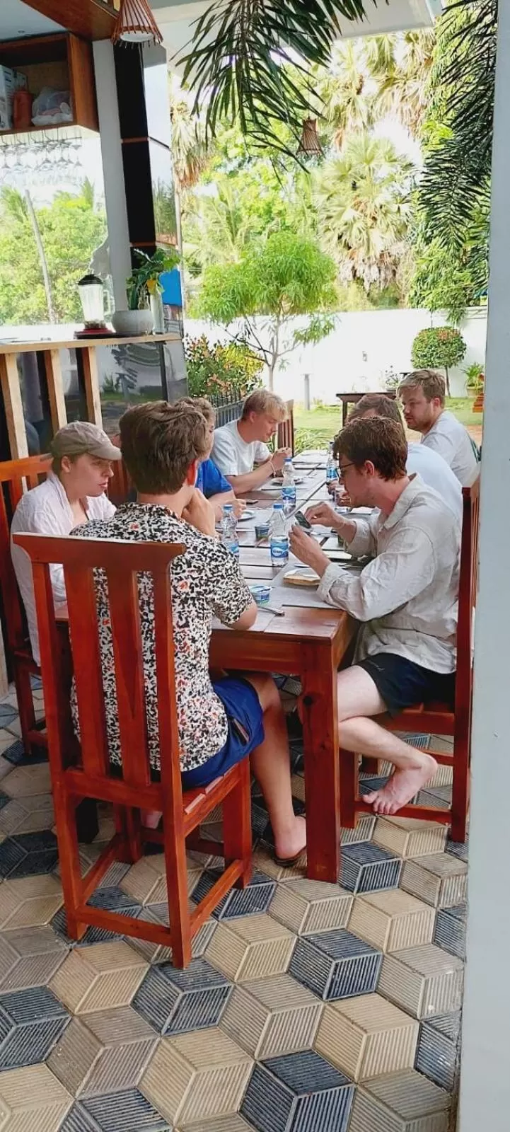 Restaurant/Places to Eat in J7 Villaj Resort