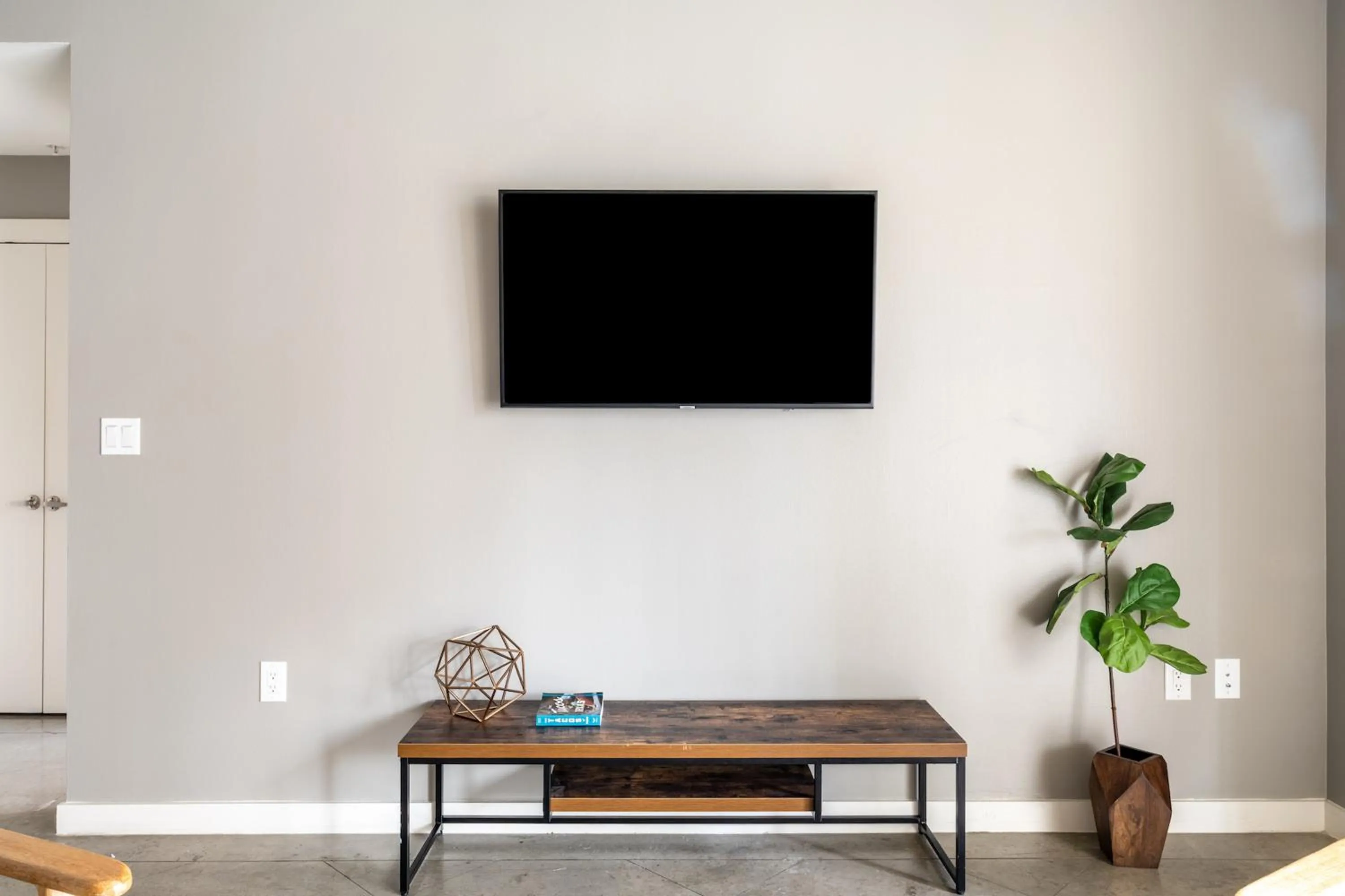 TV and multimedia, TV/Entertainment Center in Kasa Downtown Austin