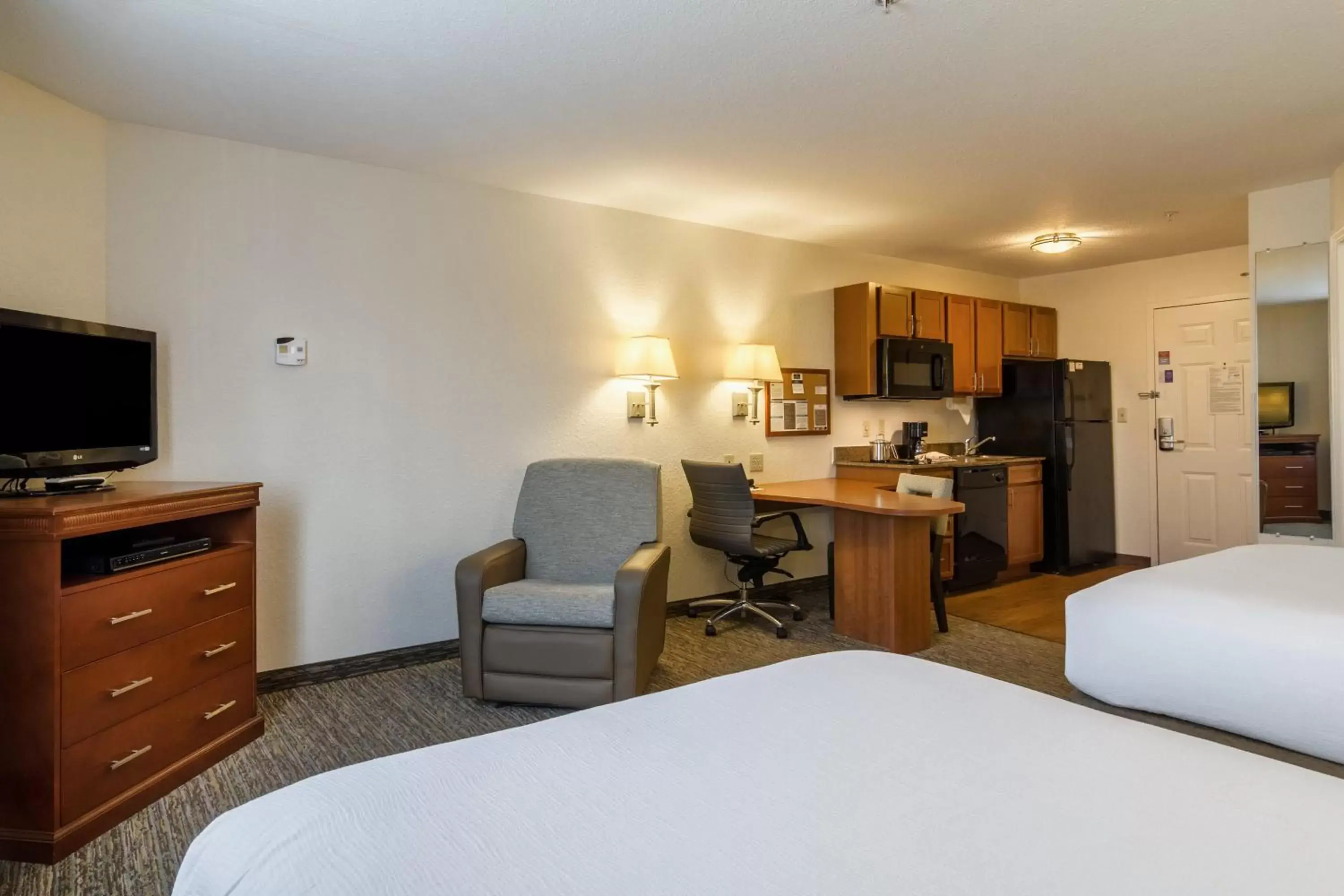 Studio Suite with Two Queen Beds in Candlewood Suites Jacksonville East Merril Road by IHG Studio Suite with Two Queen Beds in Candlewood Suites Jacksonville East Merril Road by IHG