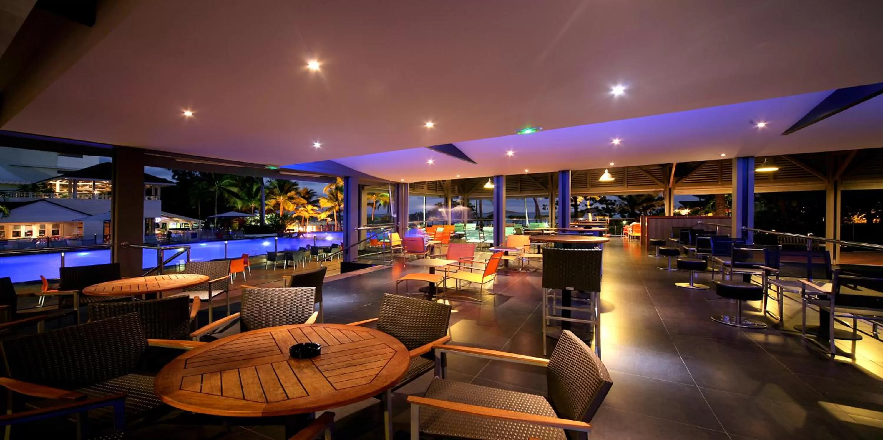 Lounge or bar in Mahogany Hotel Residence & Spa