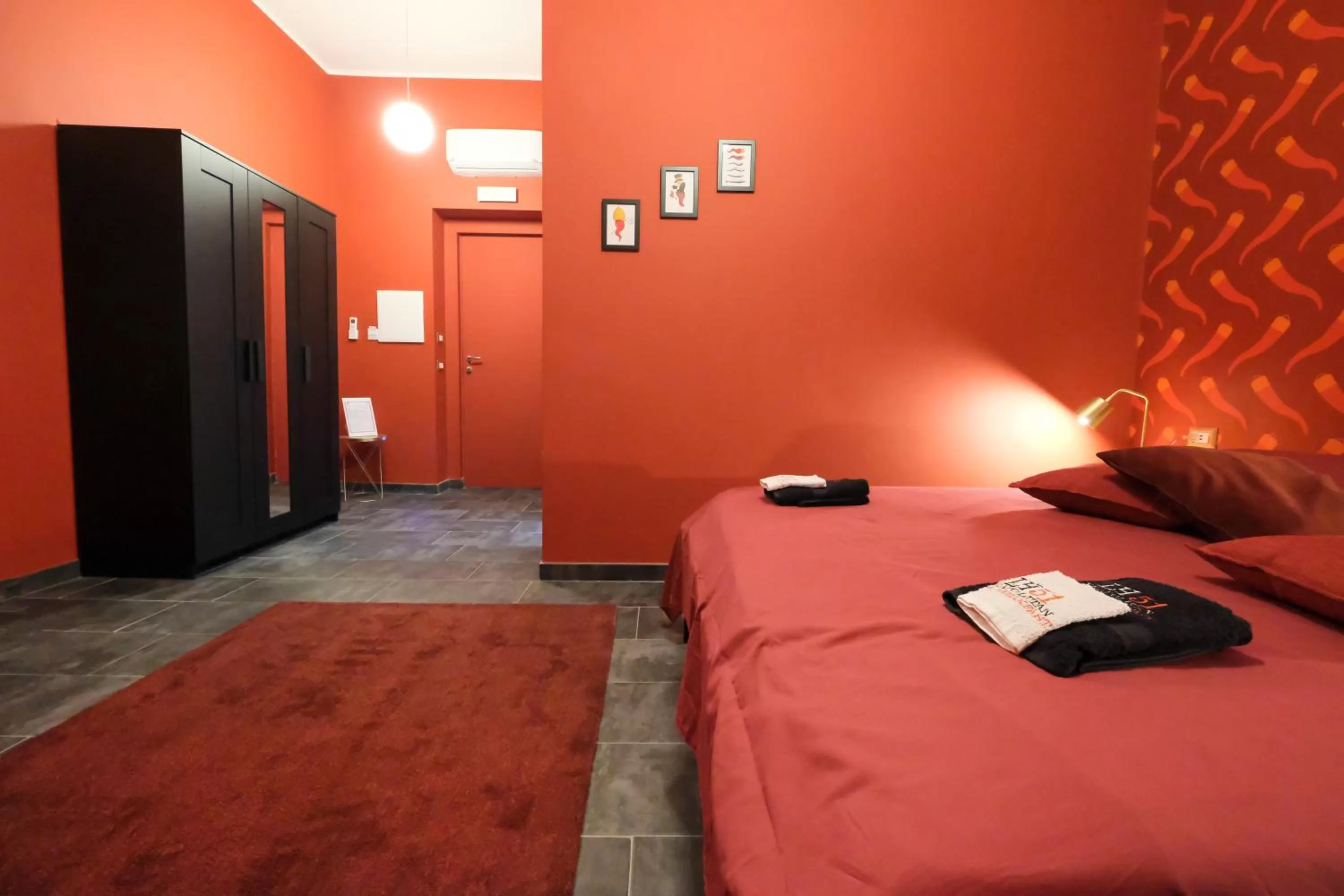 Bedroom, Bed in LH51 Rooms