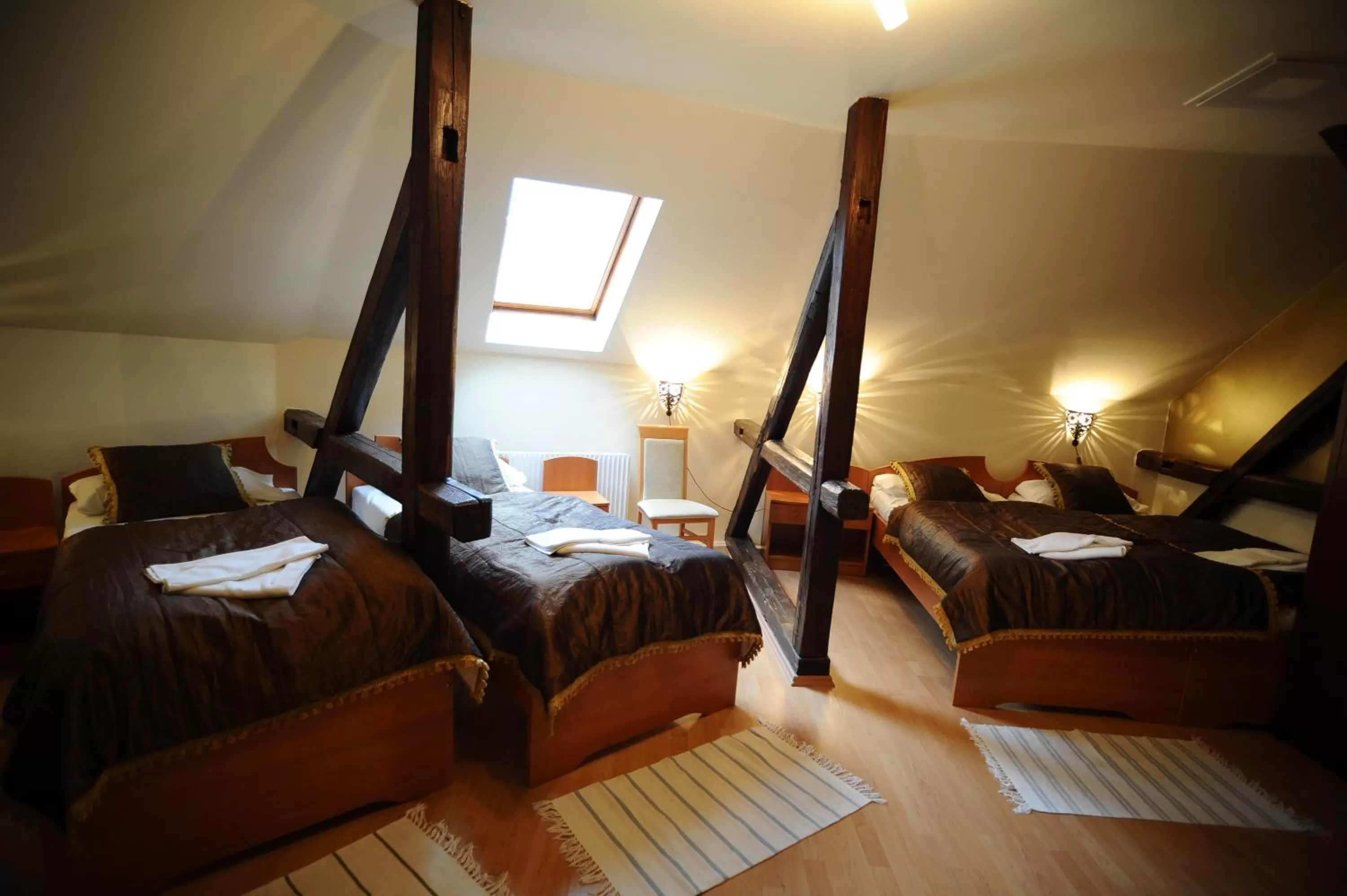 Bed in Hotel Minaret&Étterem