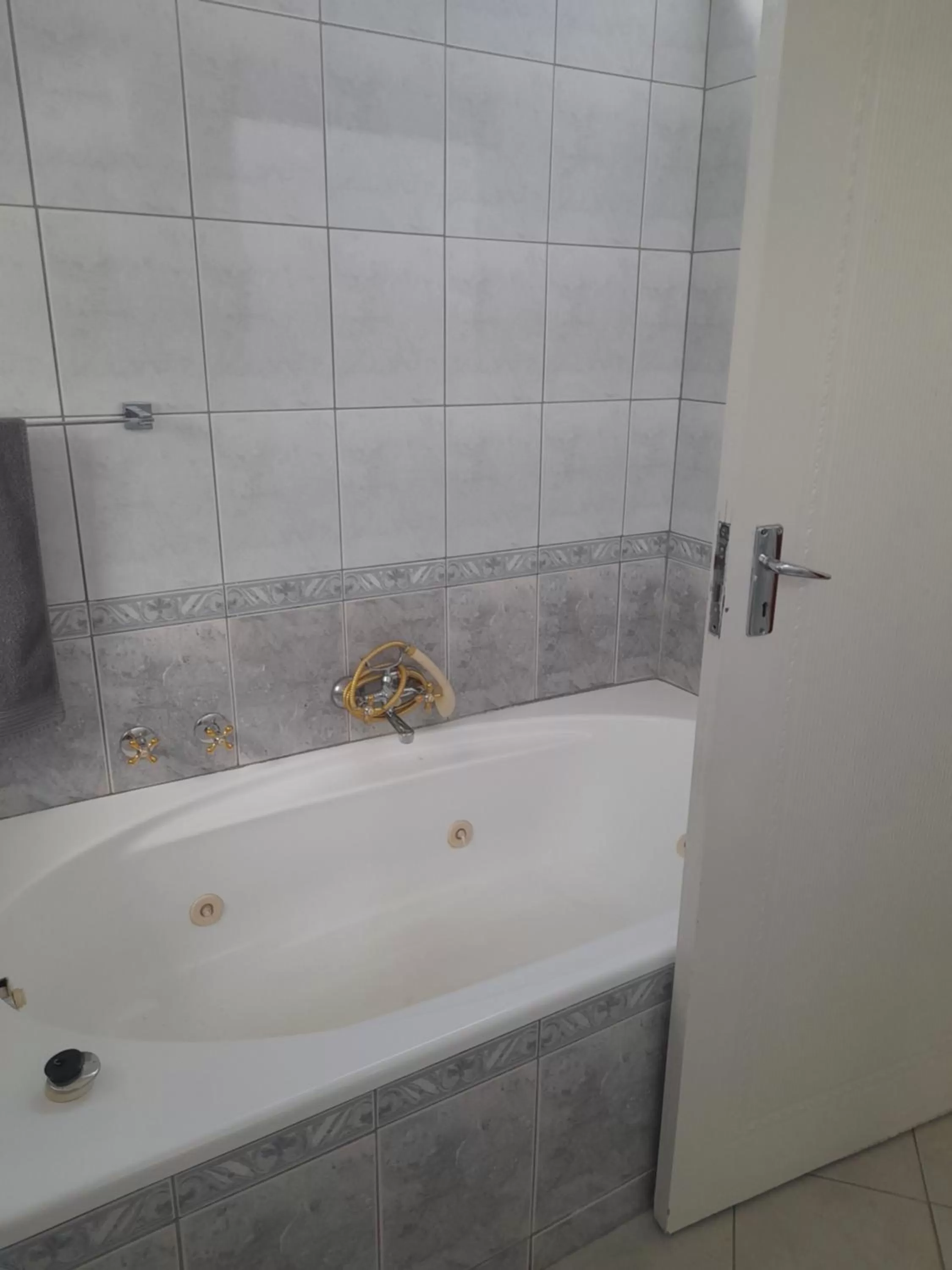 Shower, Bathroom in Pablo Guesthouse