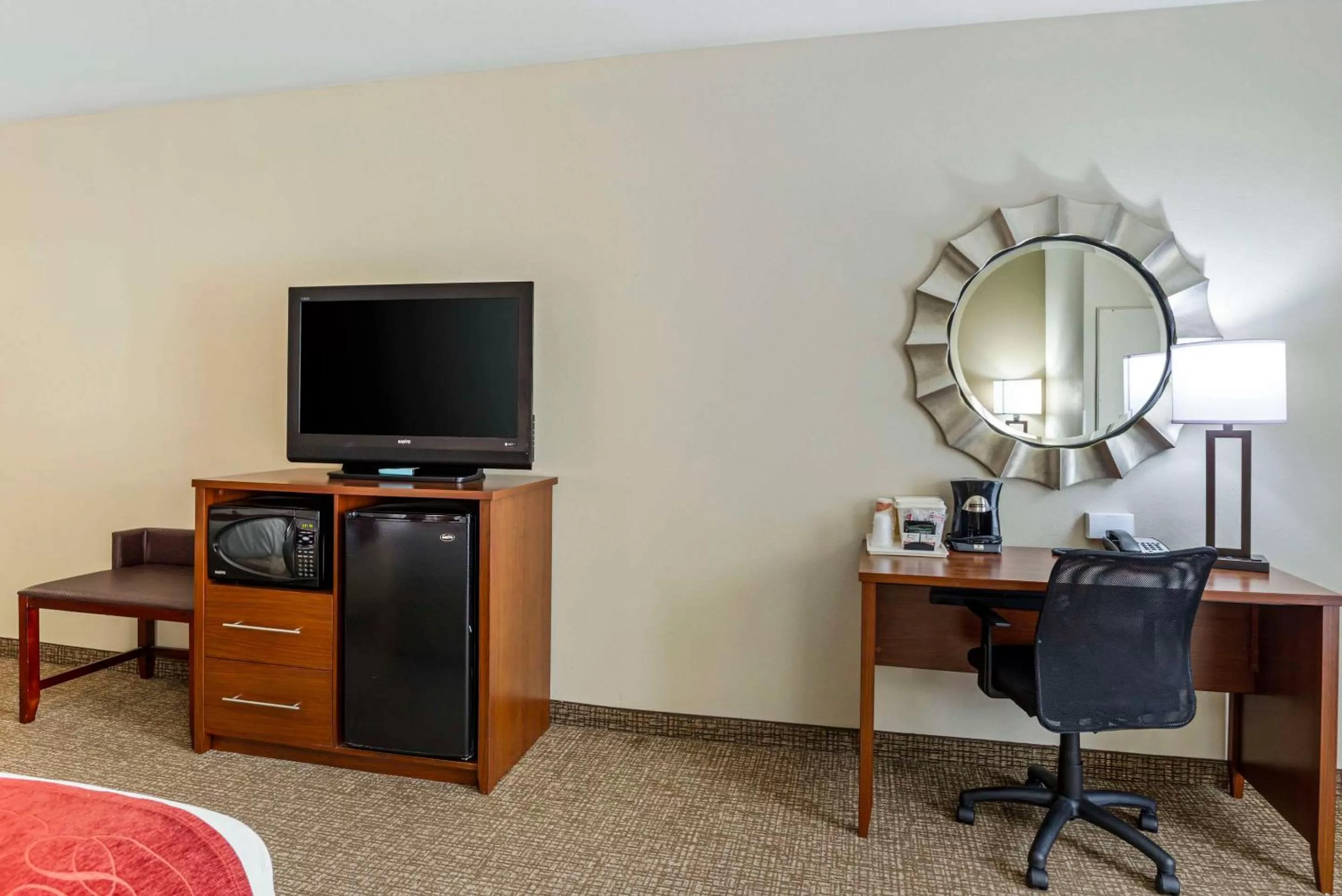Bedroom in Comfort Suites At Virginia Center Commons
