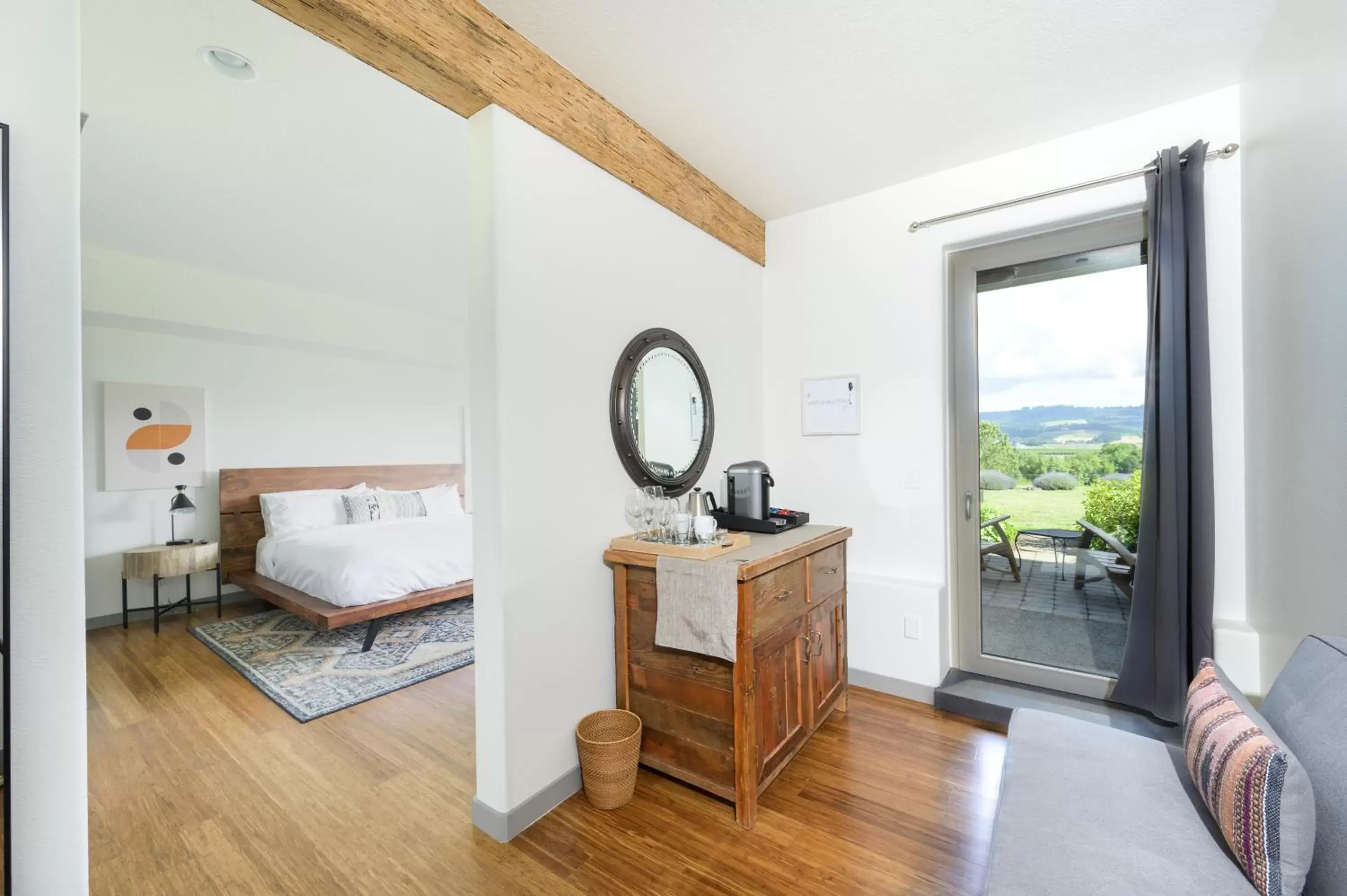 06 - King Room with Garden View in The Setting Inn Willamette Valley 06 - King Room with Garden View in The Setting Inn Willamette Valley