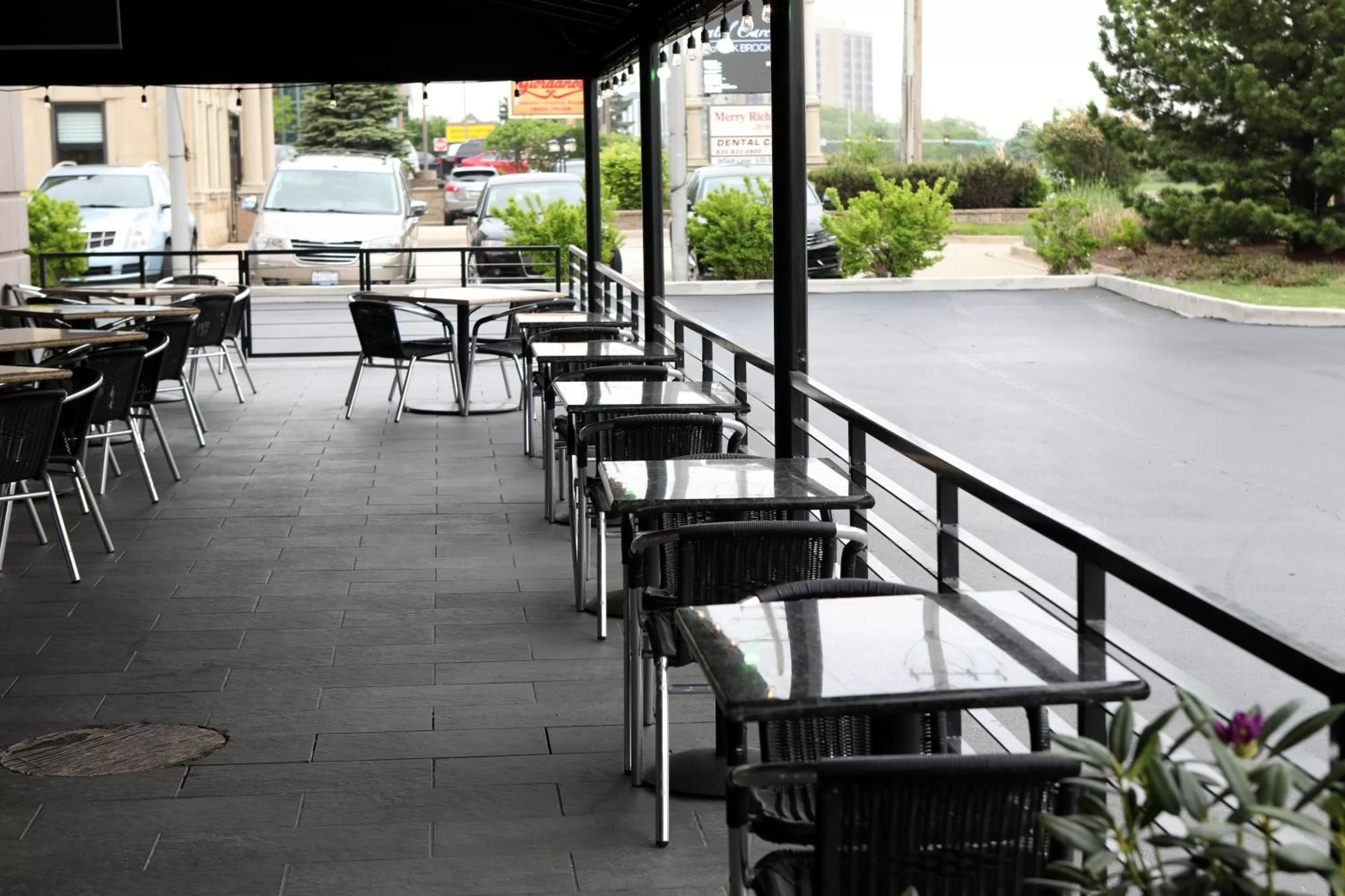 Restaurant/places to eat in Holiday Inn Chicago/Oak Brook by IHG