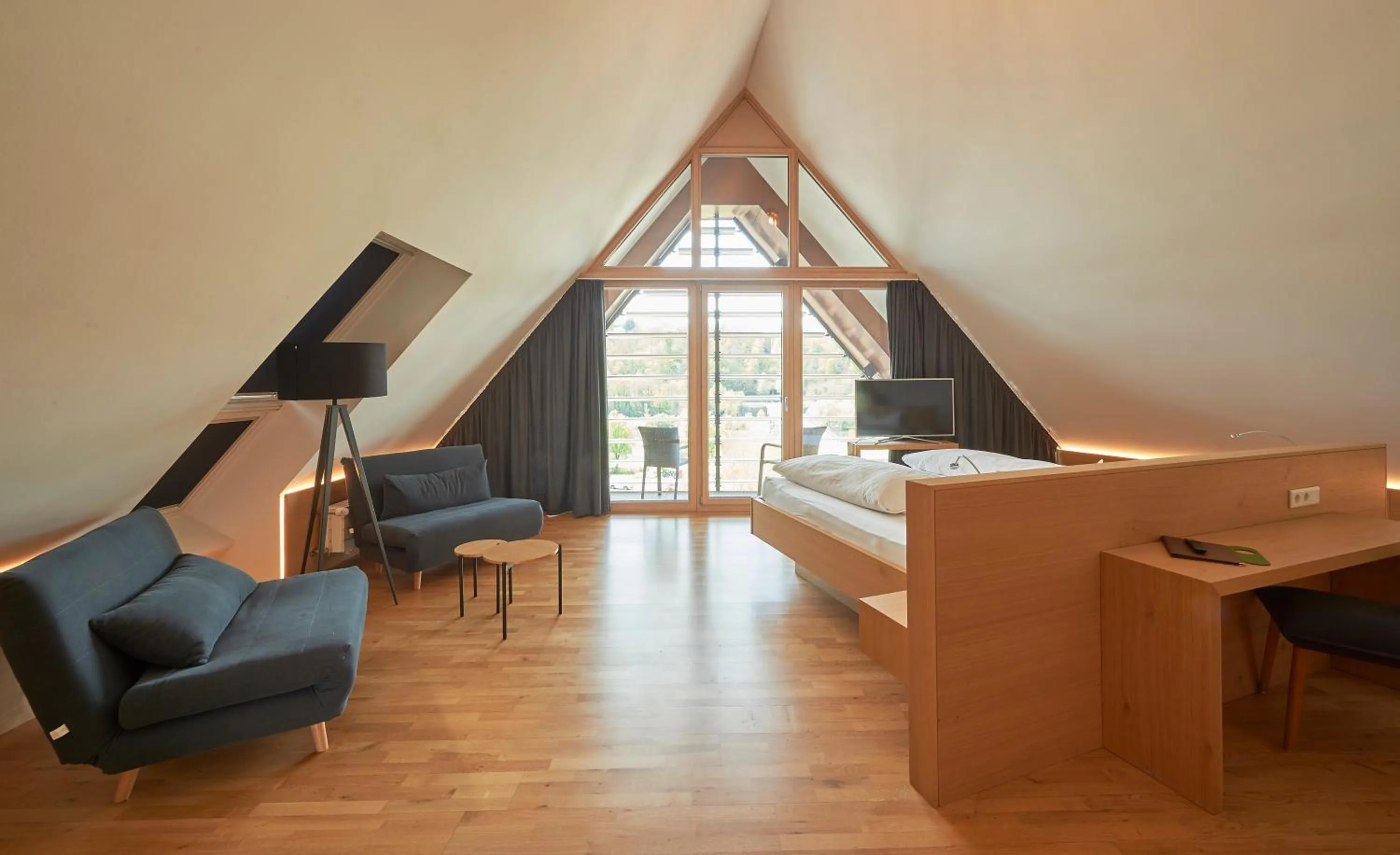 Photo of the whole room in Hotel Zur Schönen Aussicht