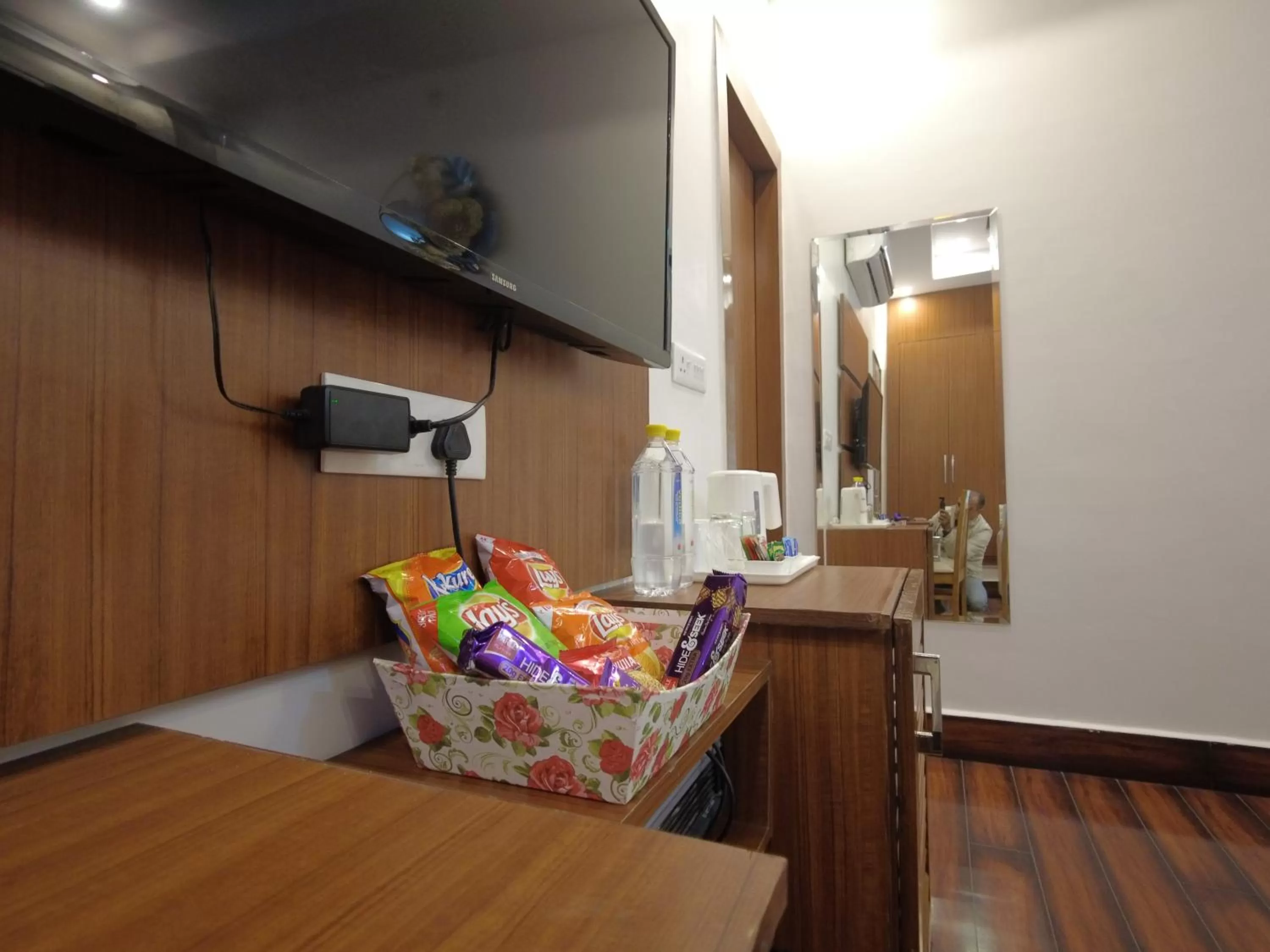 Other, TV/Entertainment Center in Kamay The Grand Alova