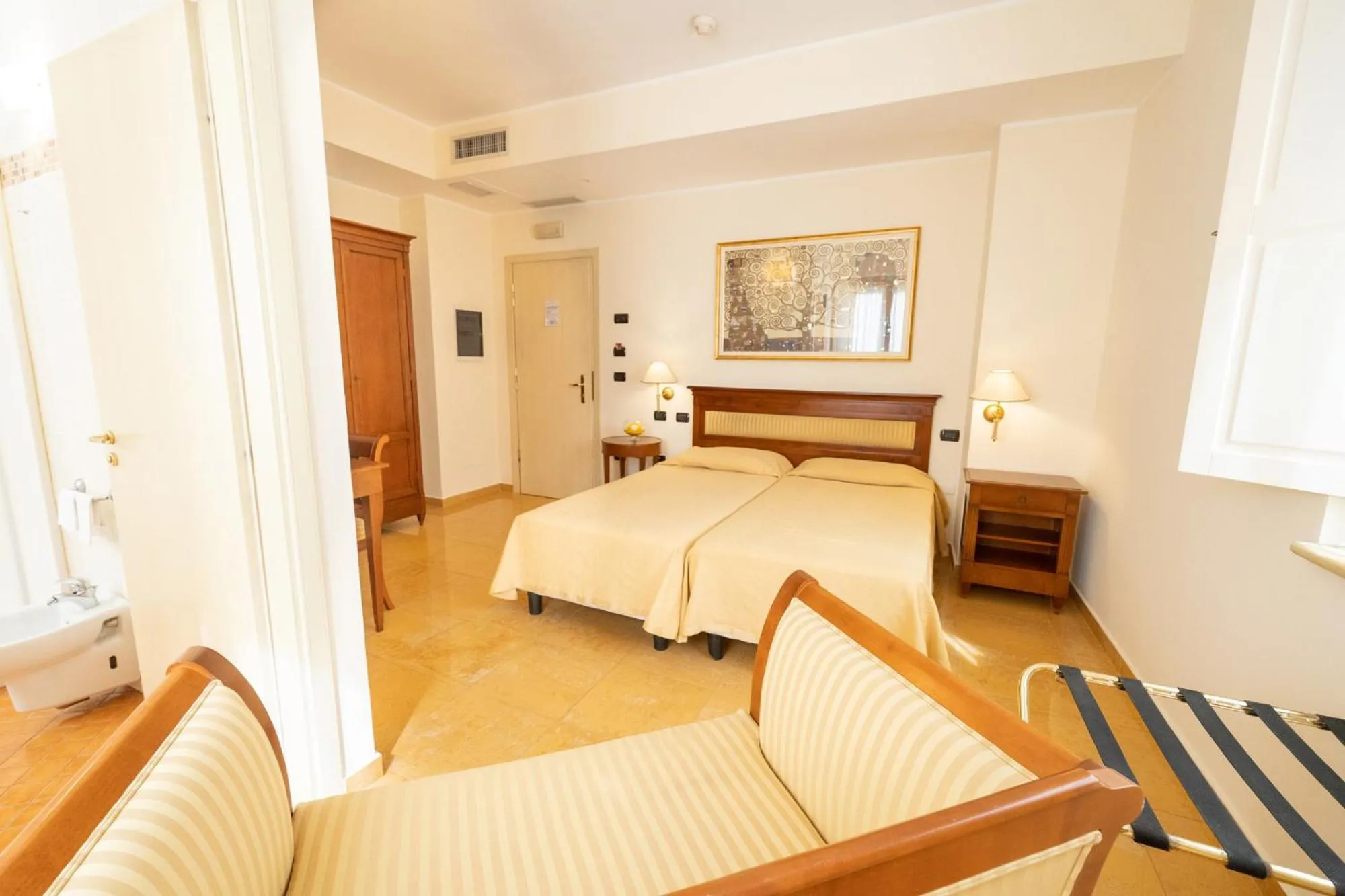 Bedroom, Bed in Hotel Ristorante Vecchia Vibo