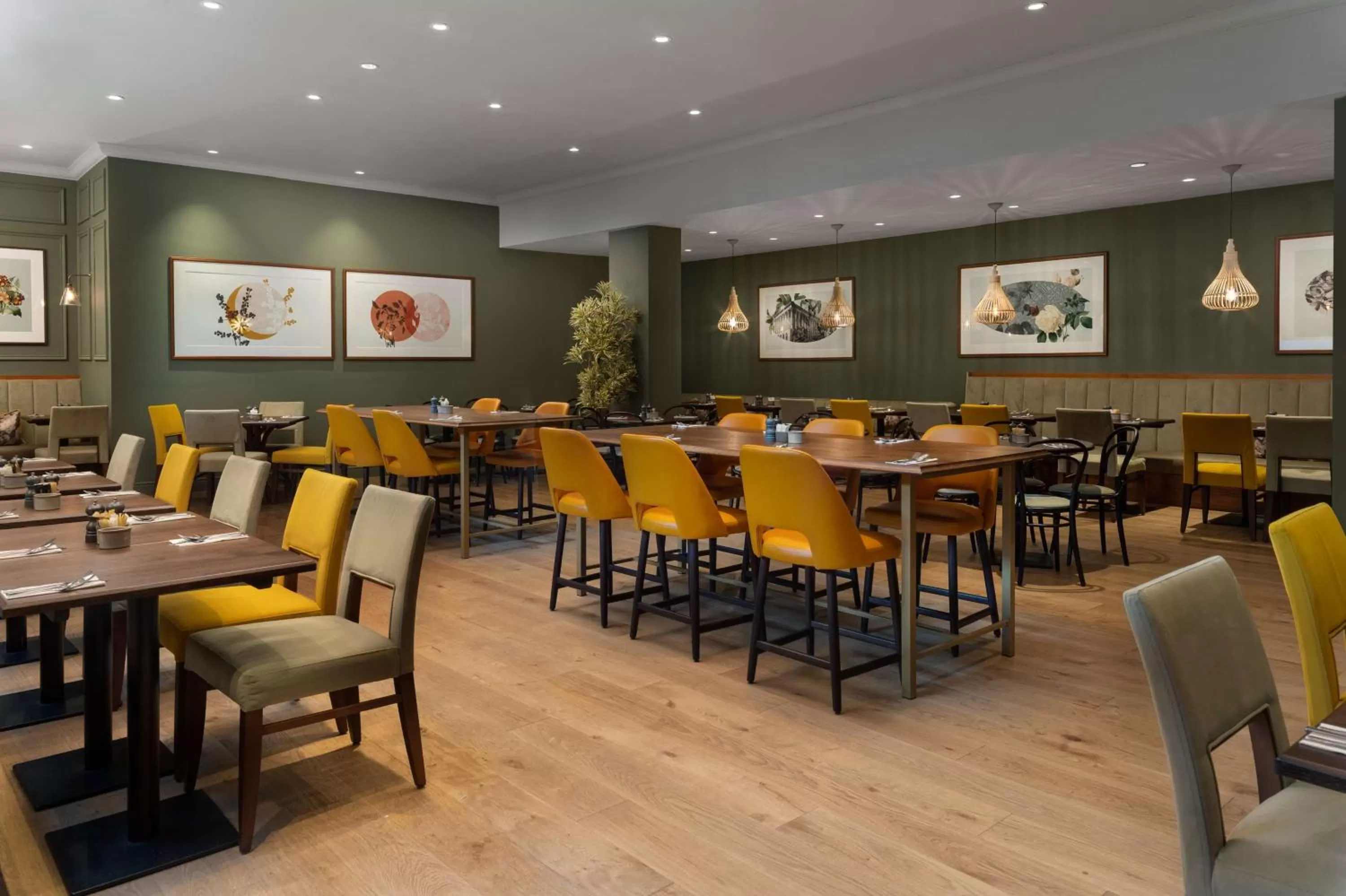 Restaurant/places to eat in Hilton Birmingham Metropole Hotel