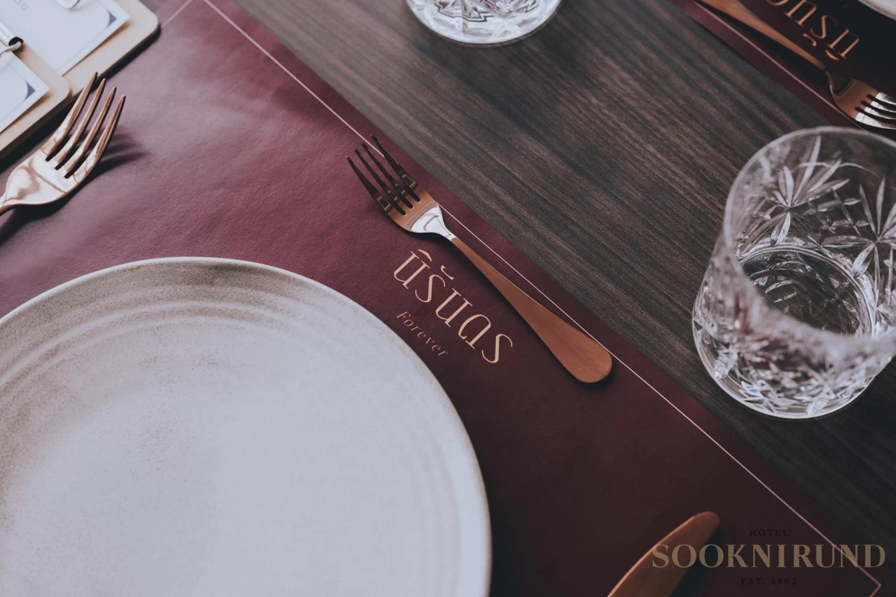 Restaurant/places to eat in SOOKNIRUND HOTEL