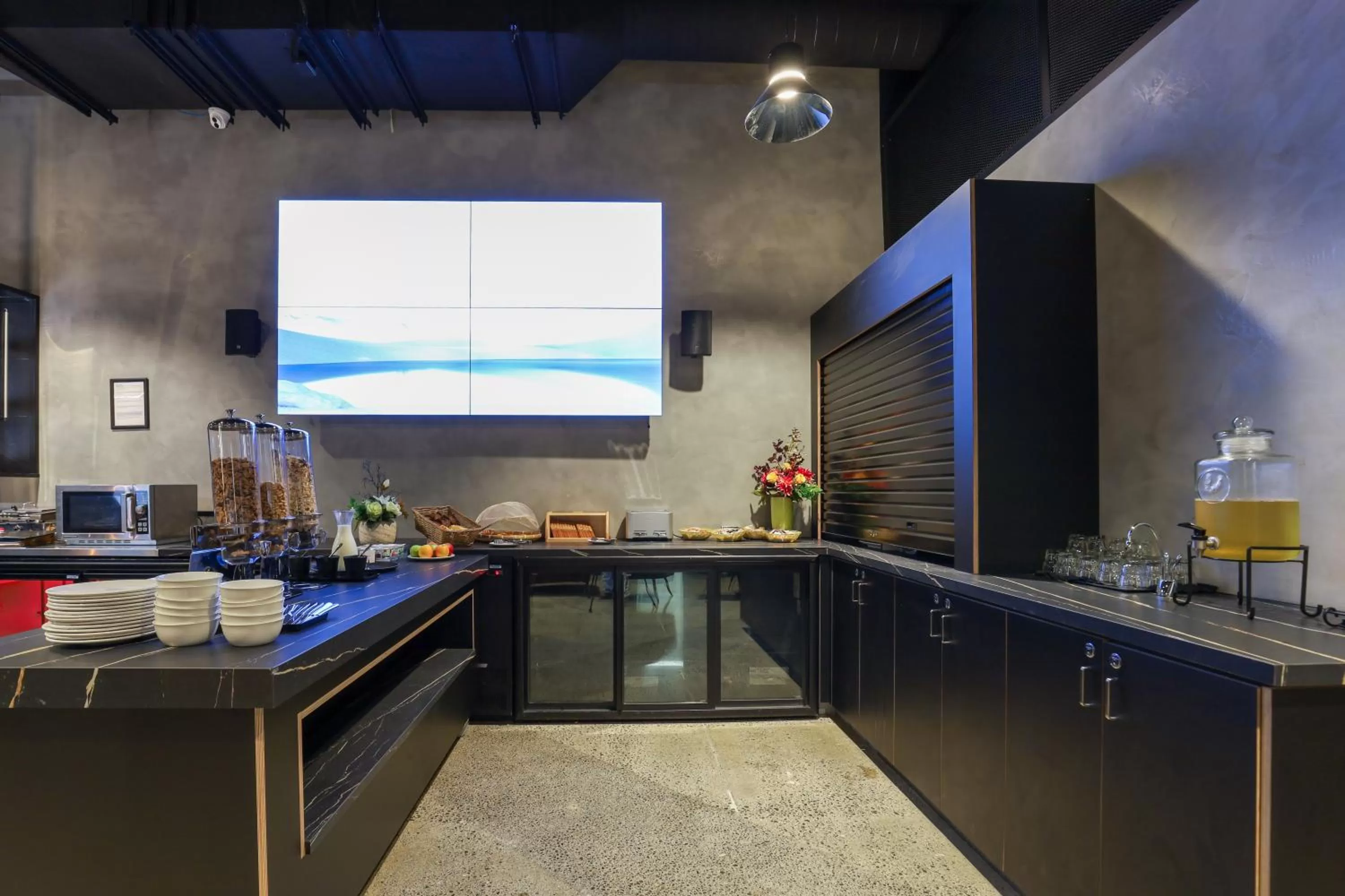 Restaurant/places to eat in Microtel by Wyndham Wellington