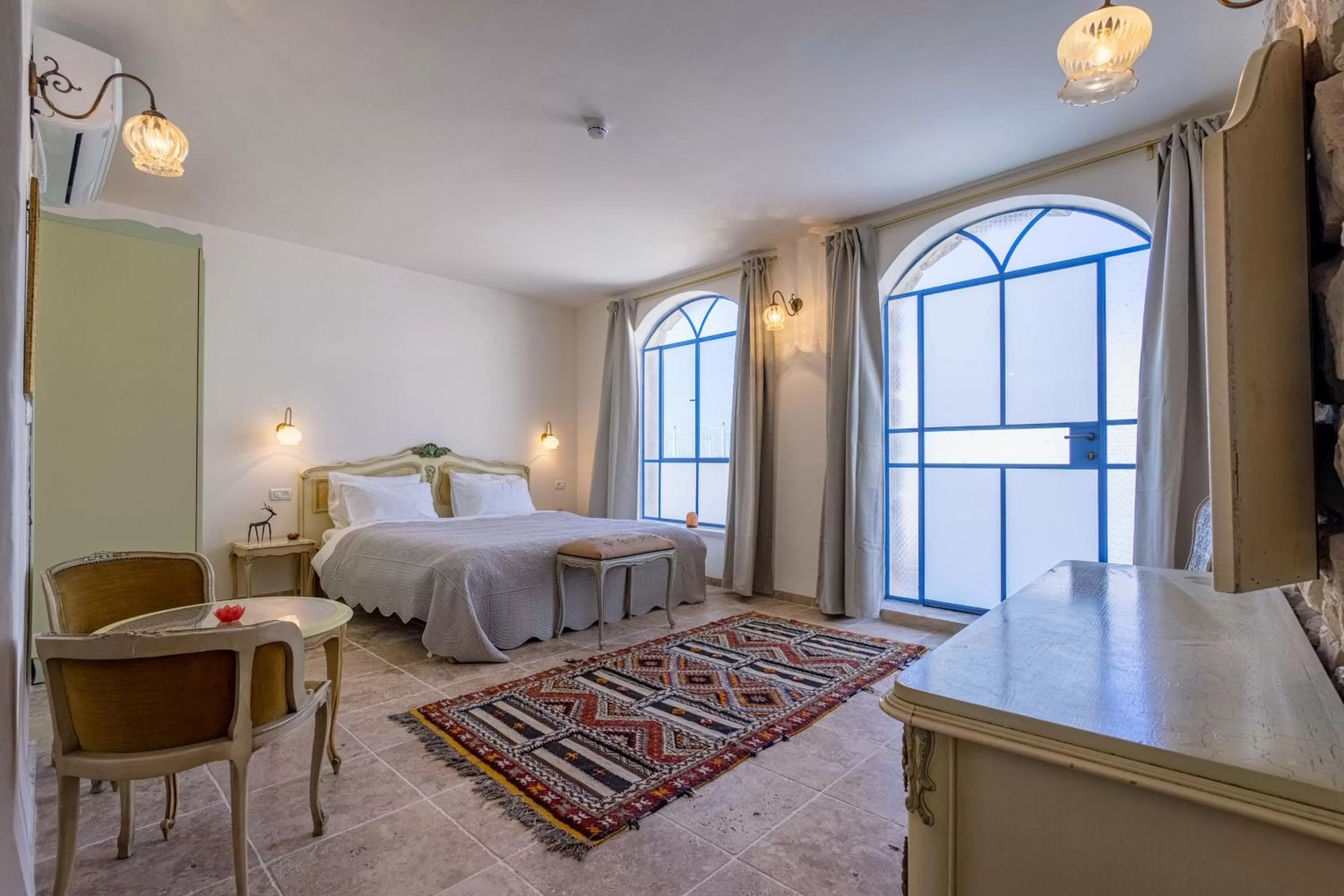 Bed in The Way Inn - Boutique Suites