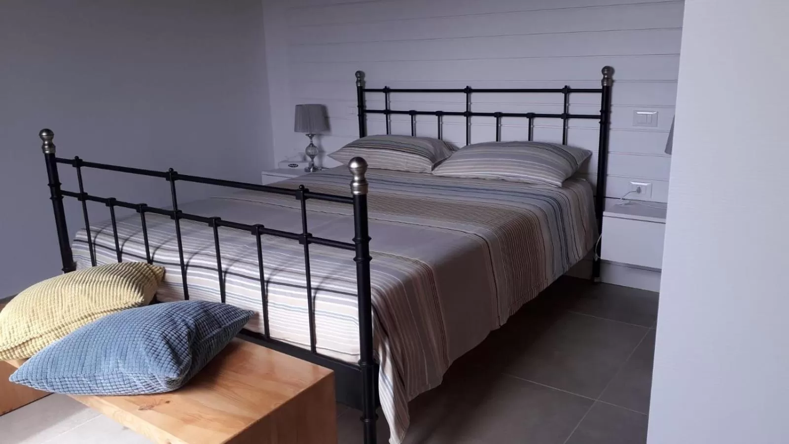 Bed in Villa Angiolina, Molise