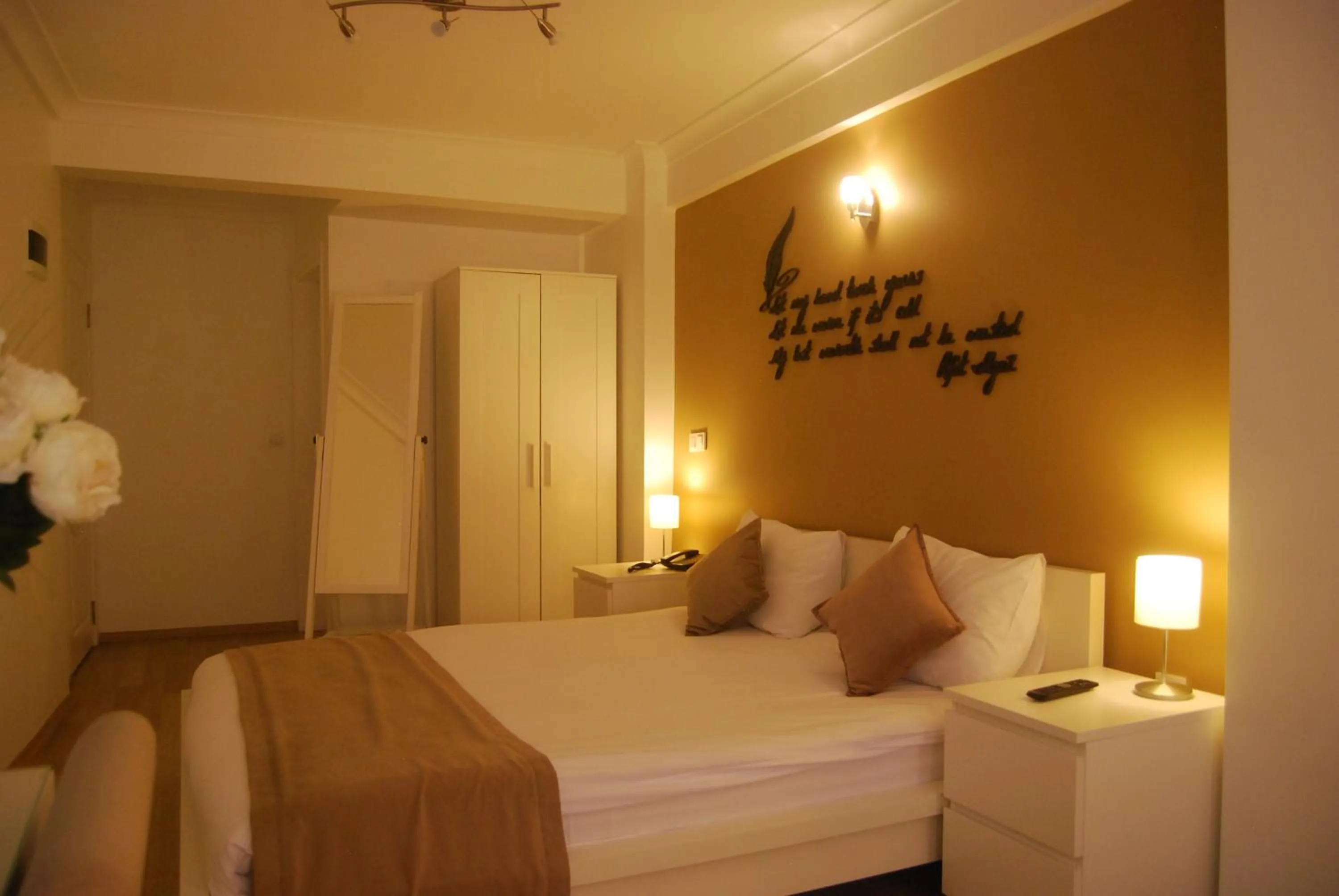 Photo of the whole room, Bed in The Print House Hotel