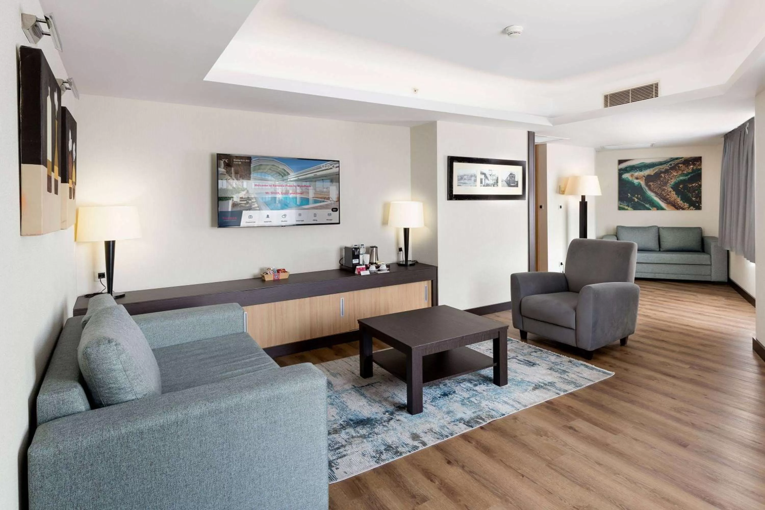 Photo of the whole room in Ramada Plaza By Wyndham Istanbul City Center