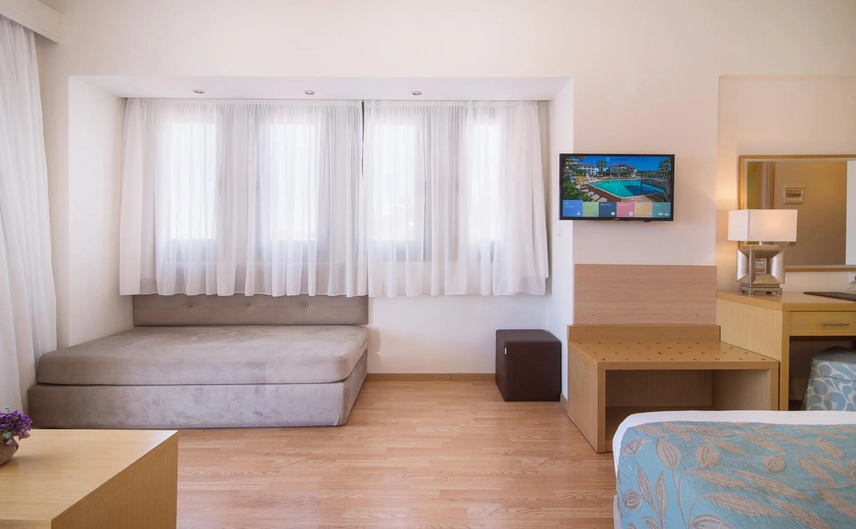 Bedroom in Flegra Palace