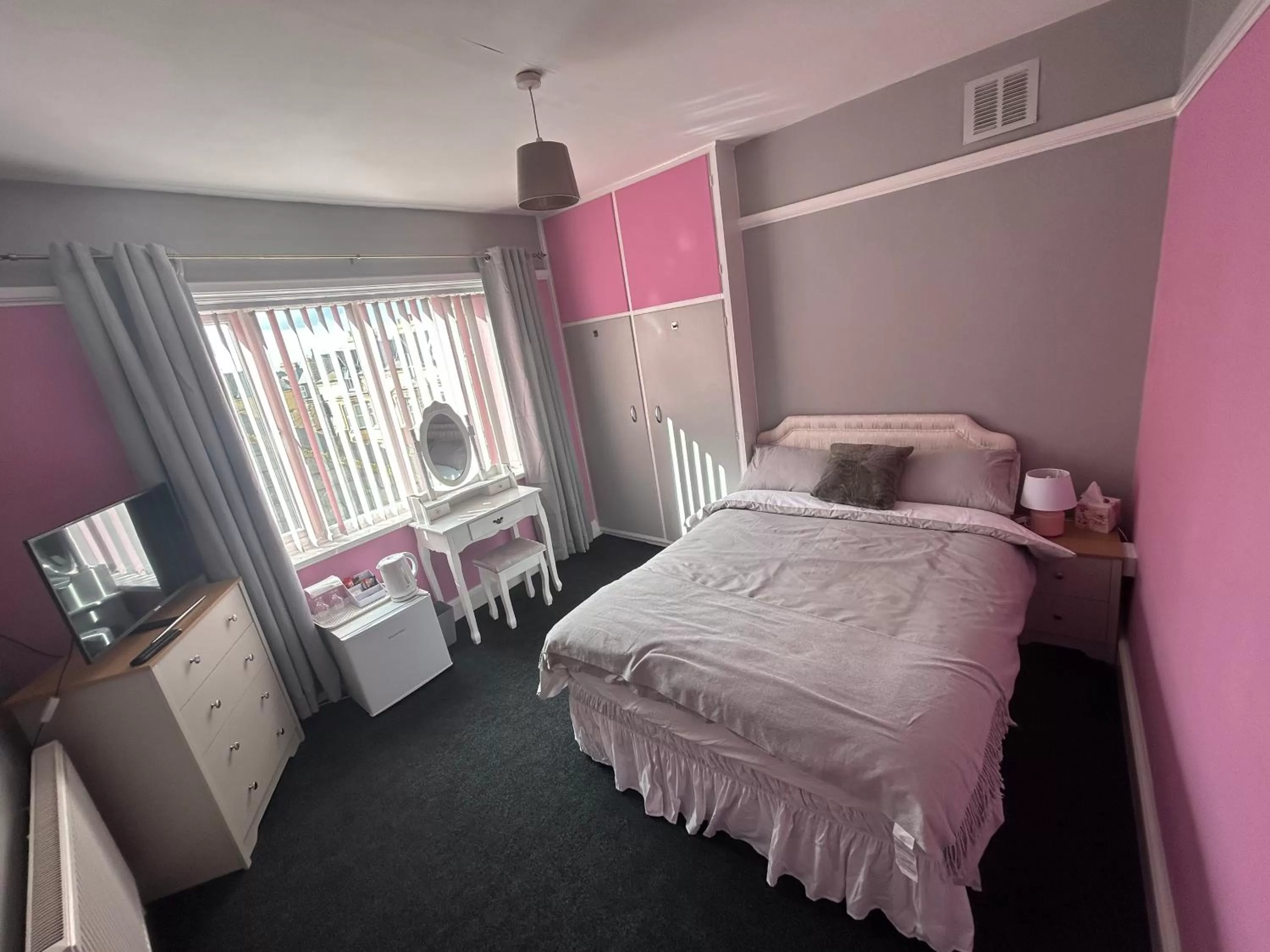 Photo of the whole room in Balanco’s b&b