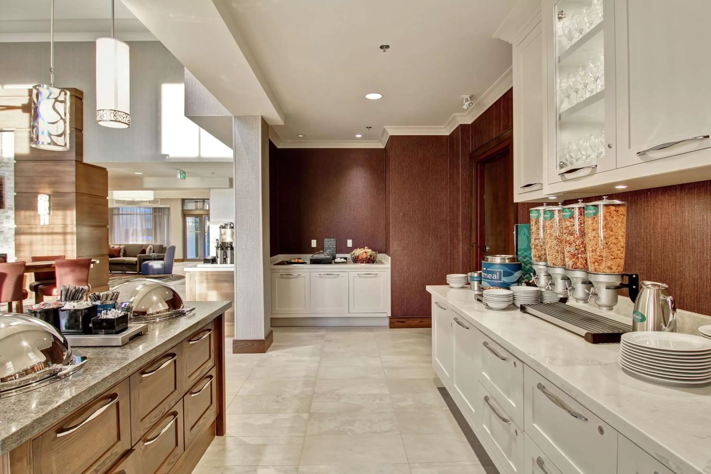 Dining area in Homewood Suites By Hilton Ottawa Kanata