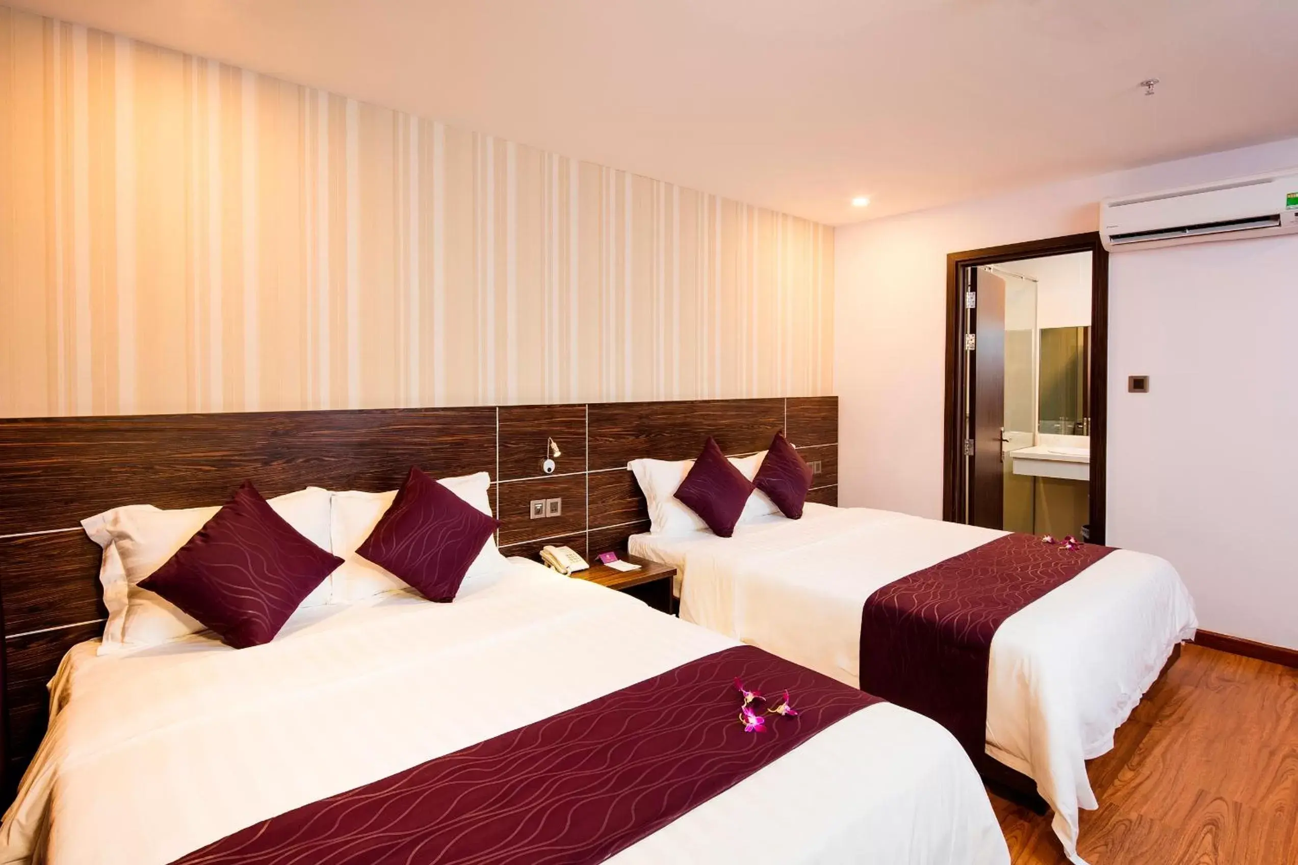 Family Room with City View and Balcony in Balcony Nha Trang Hotel Family Room with City View and Balcony in Balcony Nha Trang Hotel