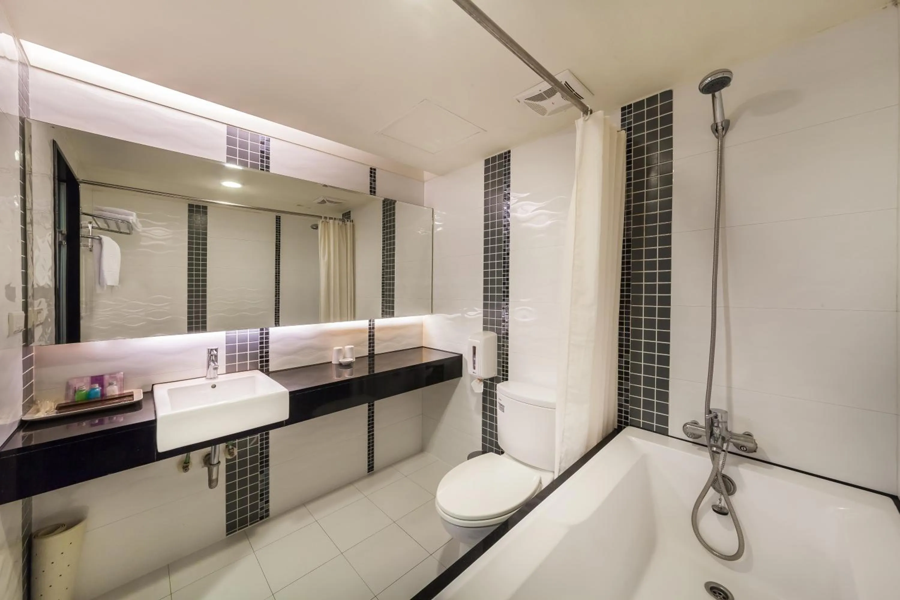 Bathroom in 華麗大飯店Ferrary Hotel