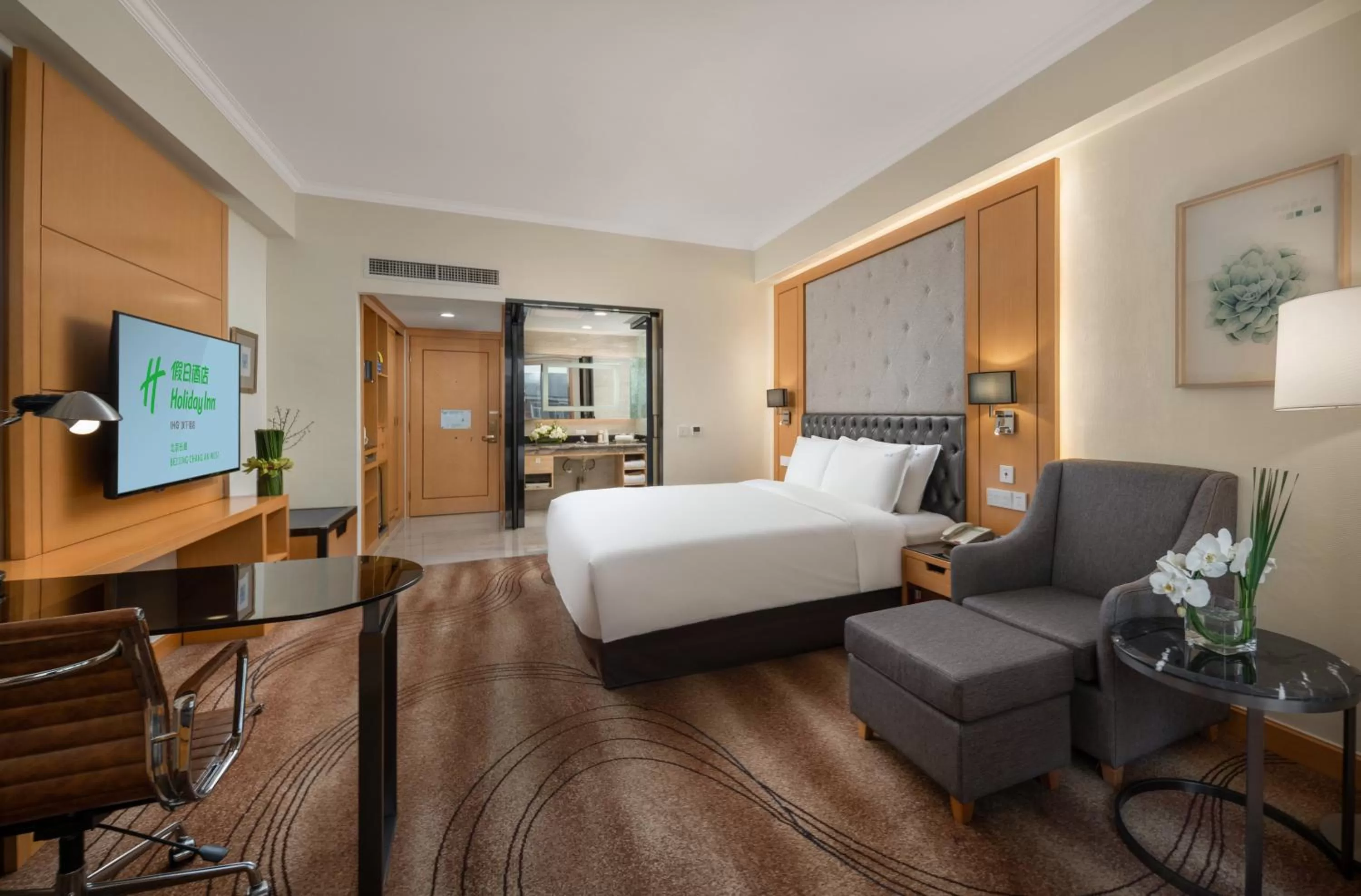 Bedroom, Bed in Holiday Inn Beijing Chang An West by IHG