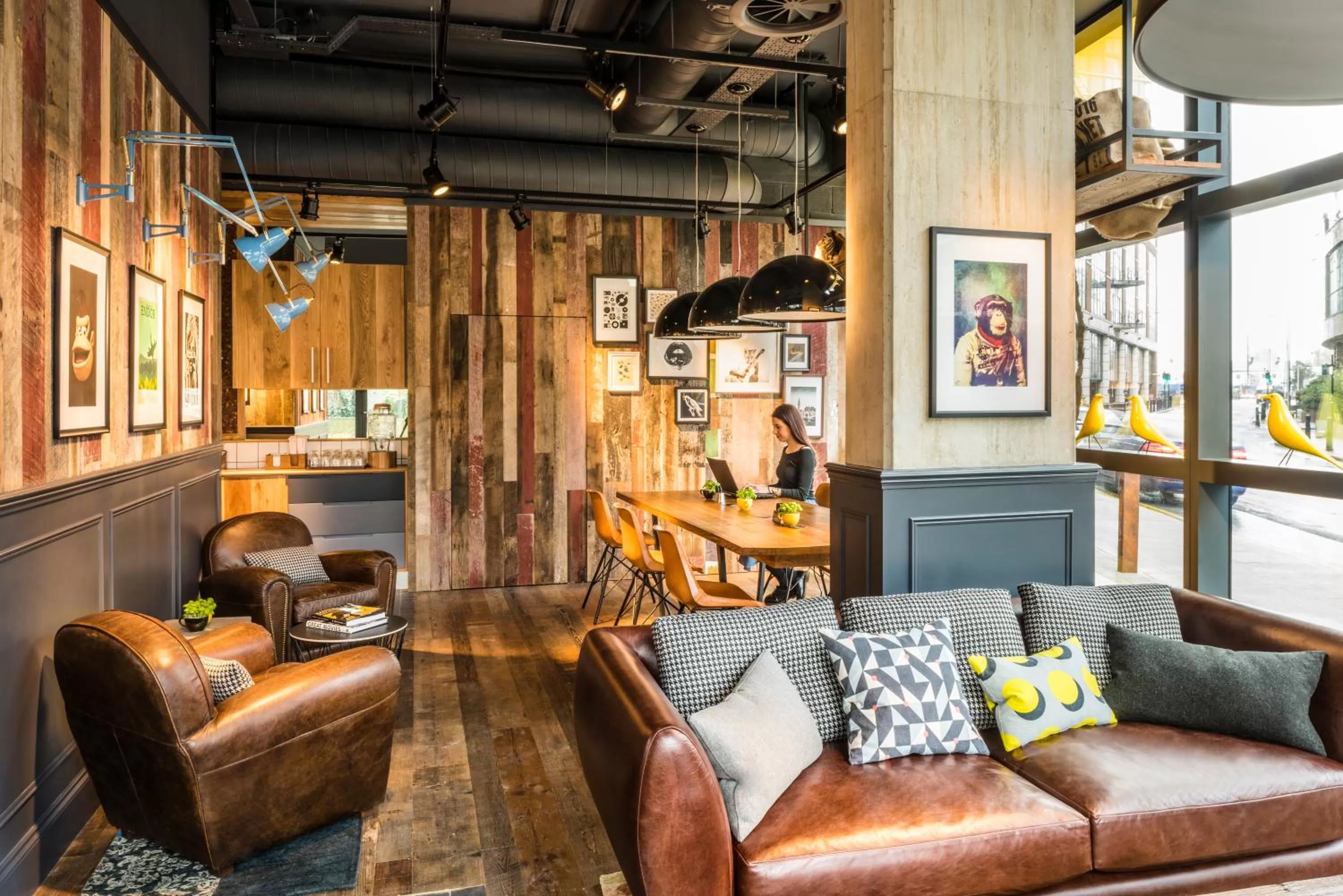 Restaurant/places to eat in Novotel London Canary Wharf