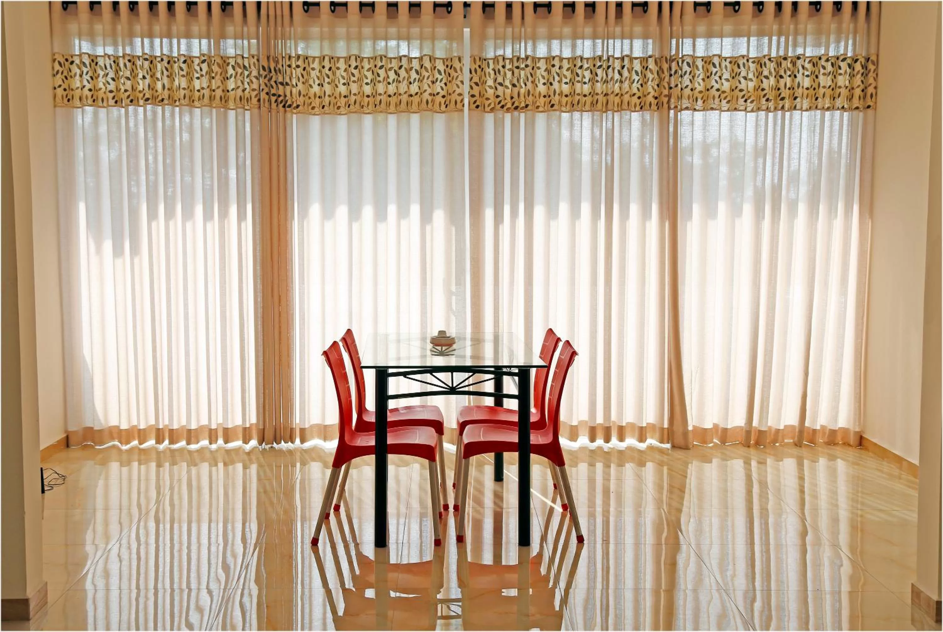 Dining Area in Ronaka Airport Transit Hotel